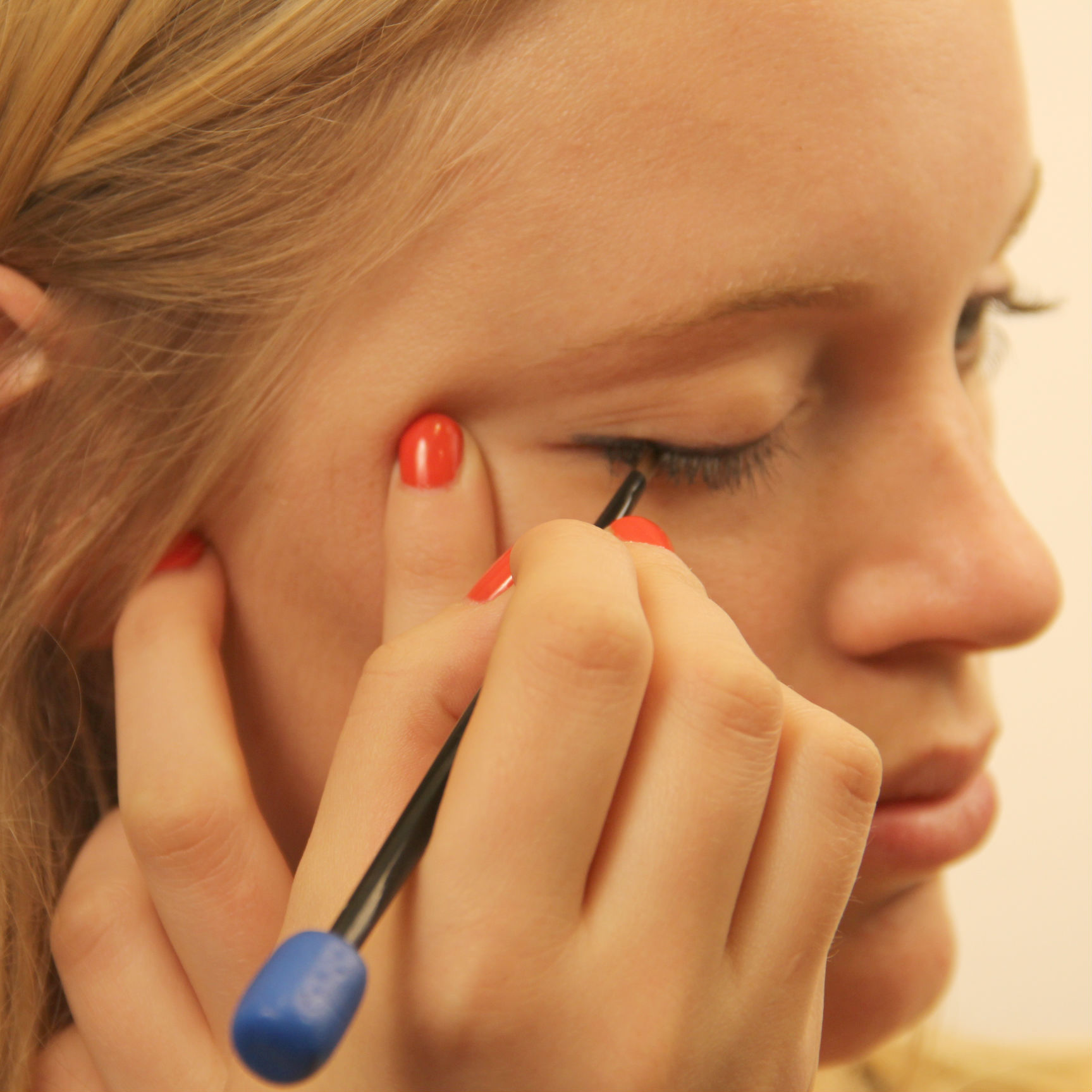 DIY Eyeliner Brush