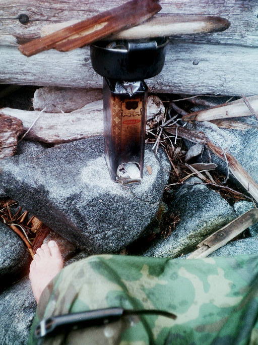 Hobo Stove From Tin Can - Traditional High Tech Camp Stove