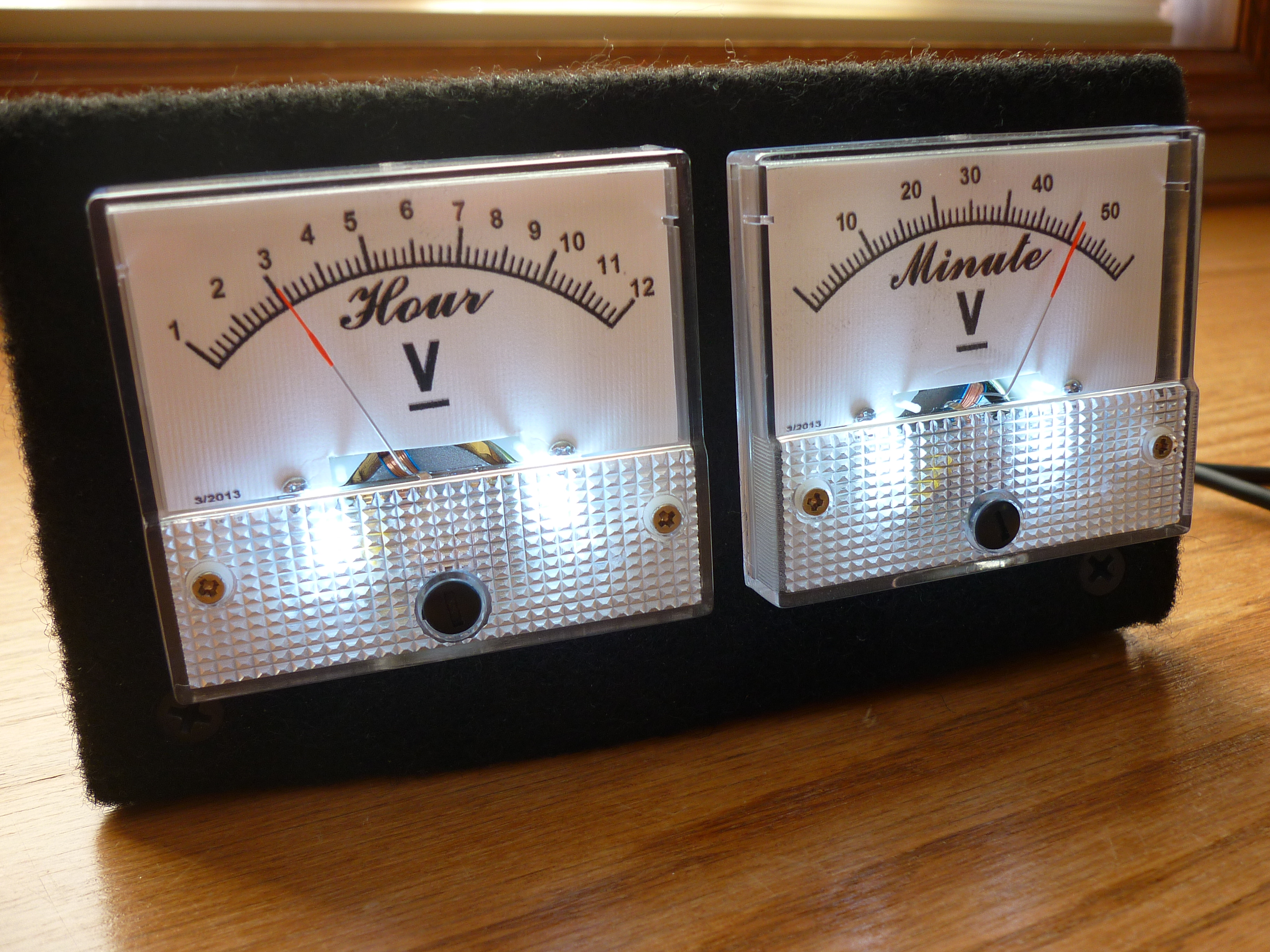 Analog VU Meter and Clock (Arduino Powered)