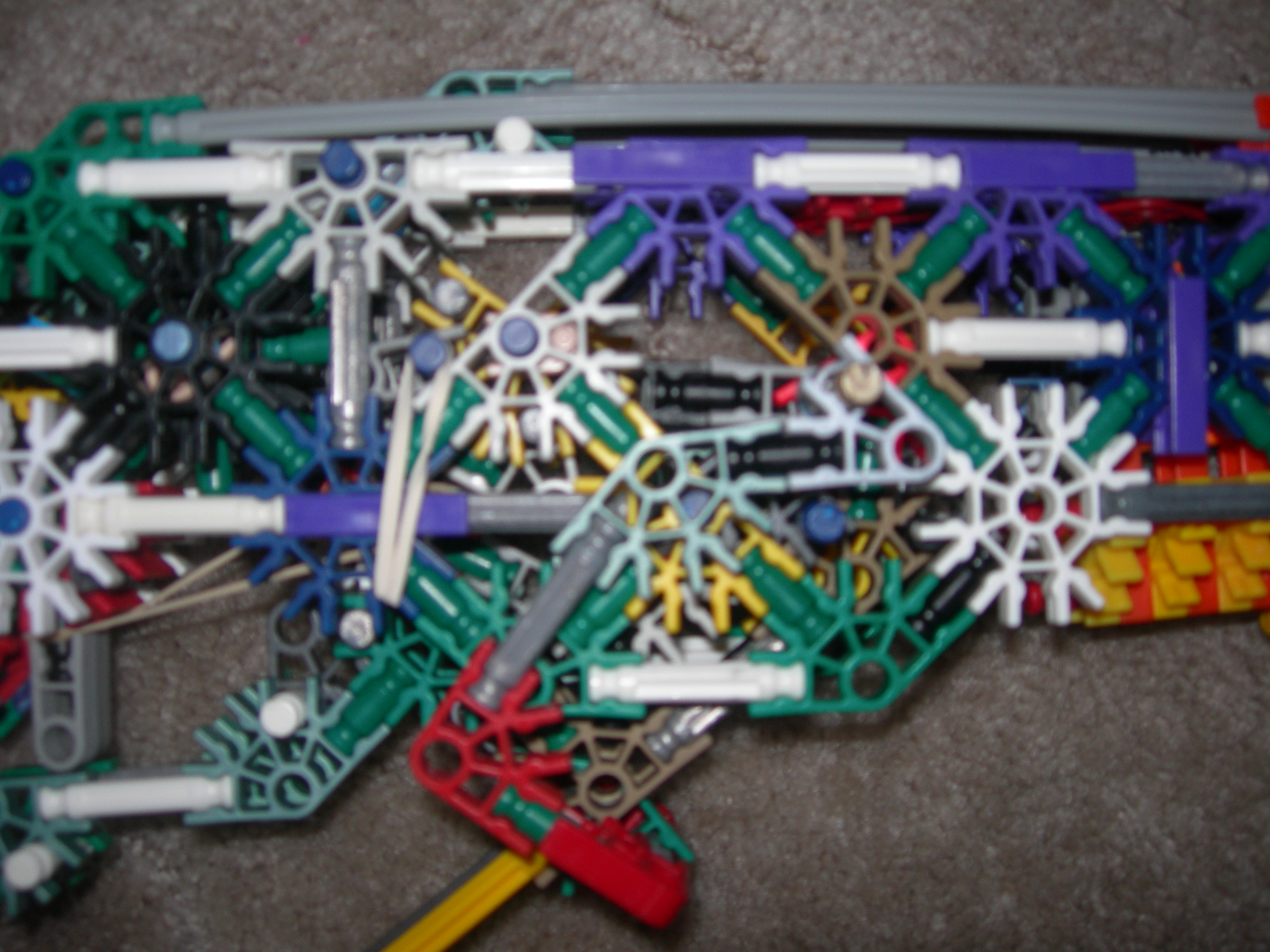 C:\Documents and Settings\Dave\My Documents\My Pictures\K'nex Gnasher Shotgun UPG\K'nex Gnasher Shotgun UPG 002.jpg