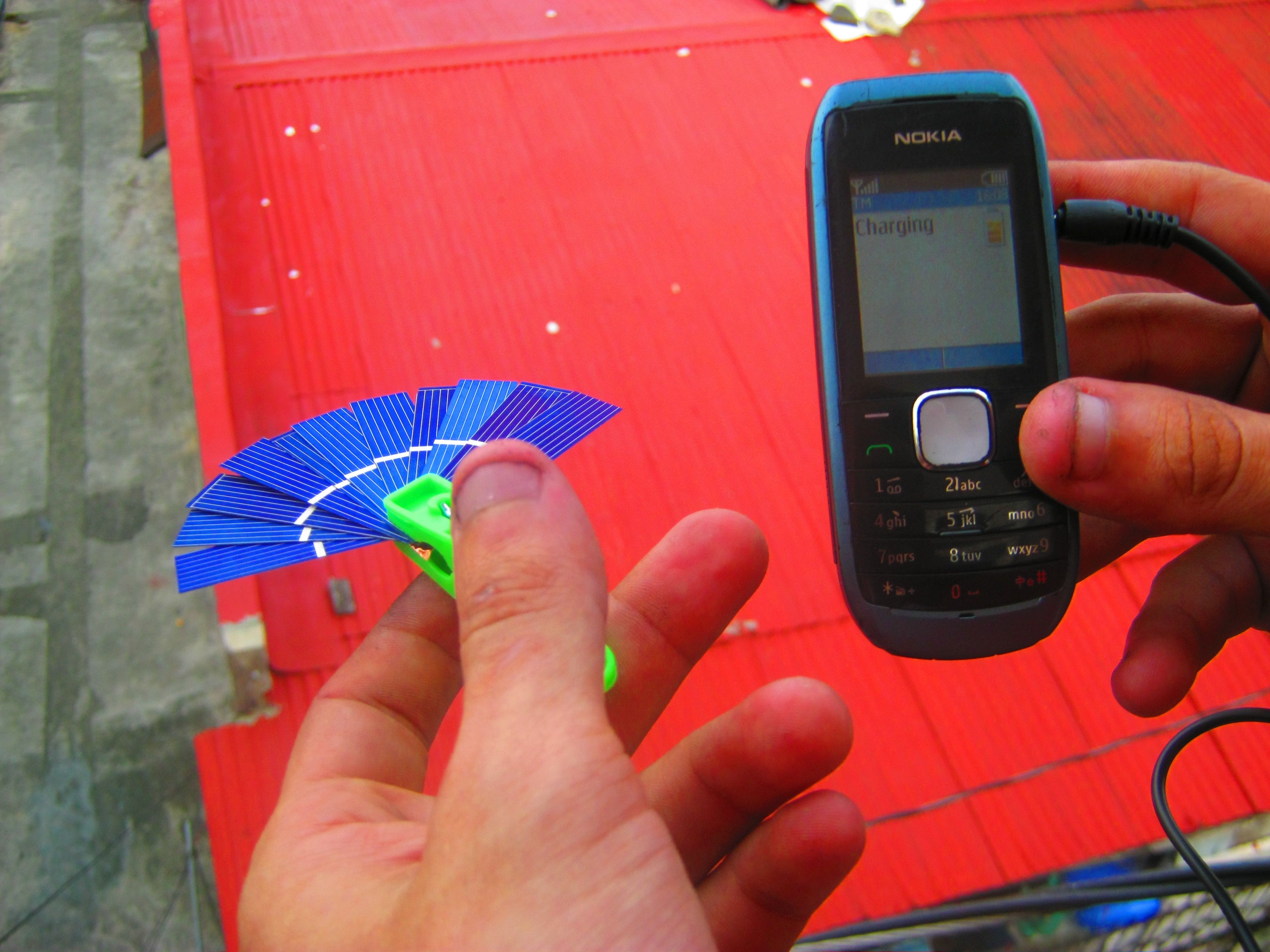 Five Minute Solar Phone Charger