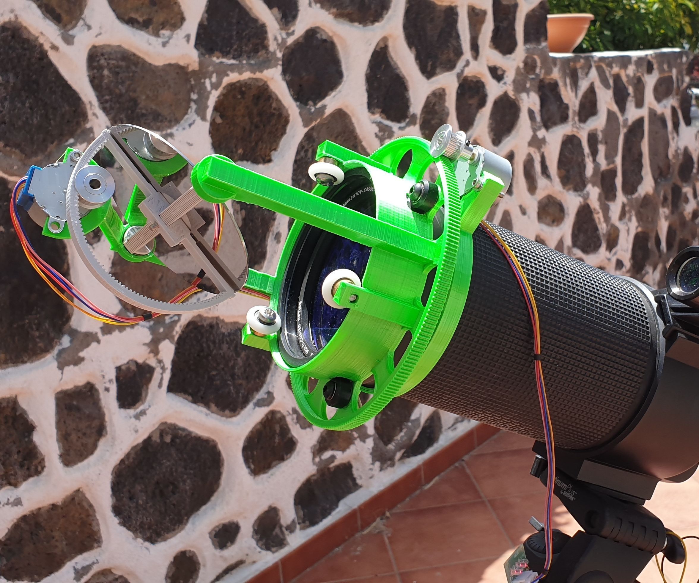 HeliosCap: Hard Drive Sun Tracker Heliostat for Fixed Telescope (Part 1)
