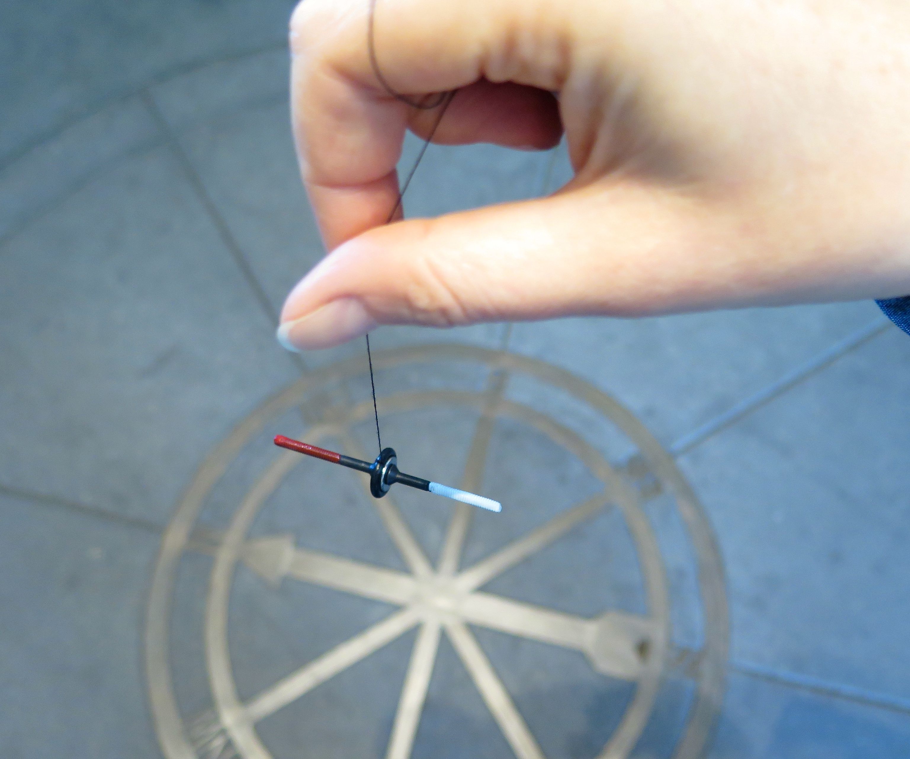 Hanging Magnet Compass 