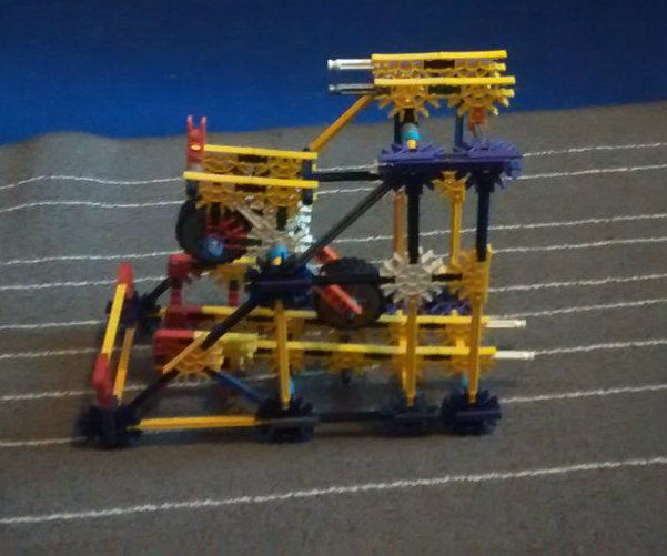 Spin 'n' kick! | A K'nex Ball Machine Element