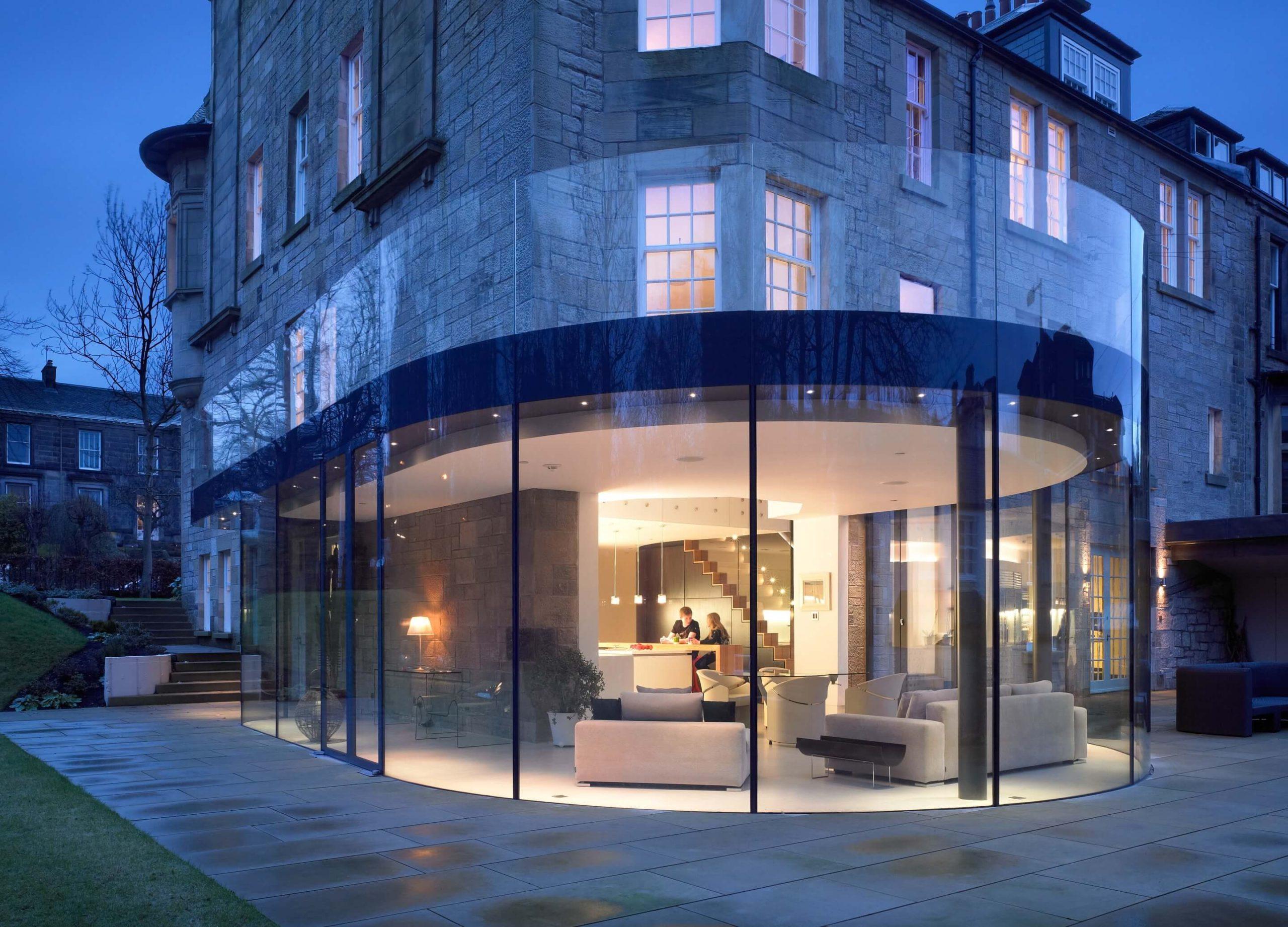 Private-Residence-Glasgow-Curved-Oversized-Glass-Panels-and-Single-Glazed-Balustrade-Slider-Image-scaled-2324091999.jpg