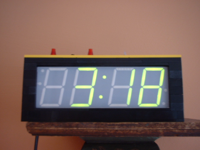 A Lego Clock Case