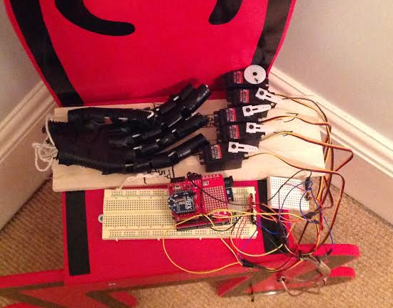 Arduino Wireless Animatronic Hand