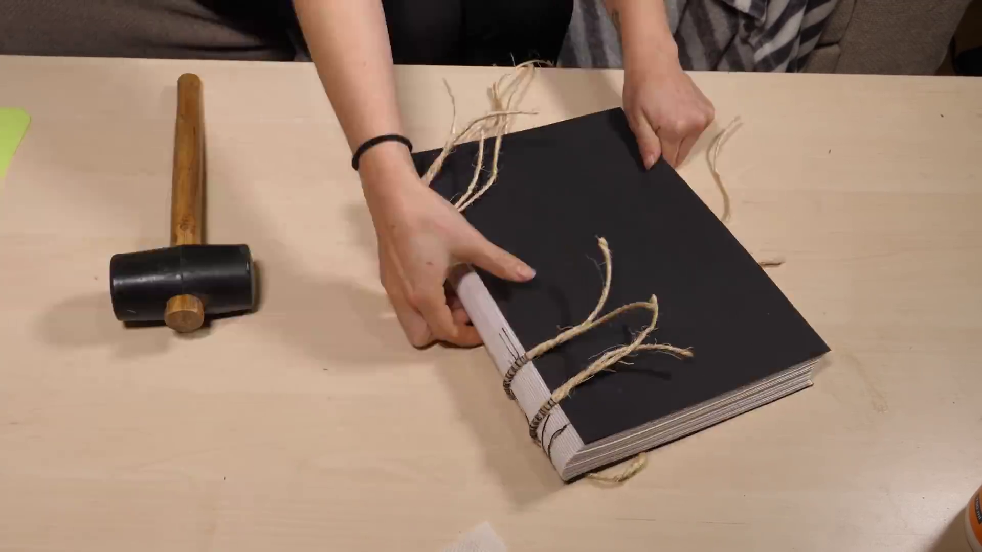 leather-book-tome-sketchbook-notebook-homemade-diy-journal-bookbinding-grimoire-2018-10-22-11h21m22s851.png