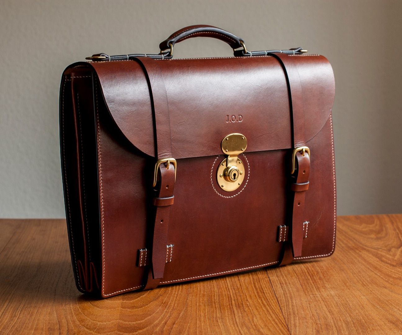 Classic Leather Briefcase With Accordion Gusset