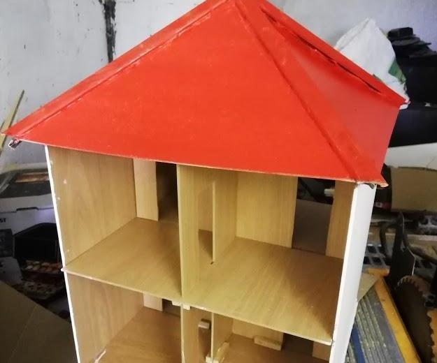 A DOLLHOUSE!