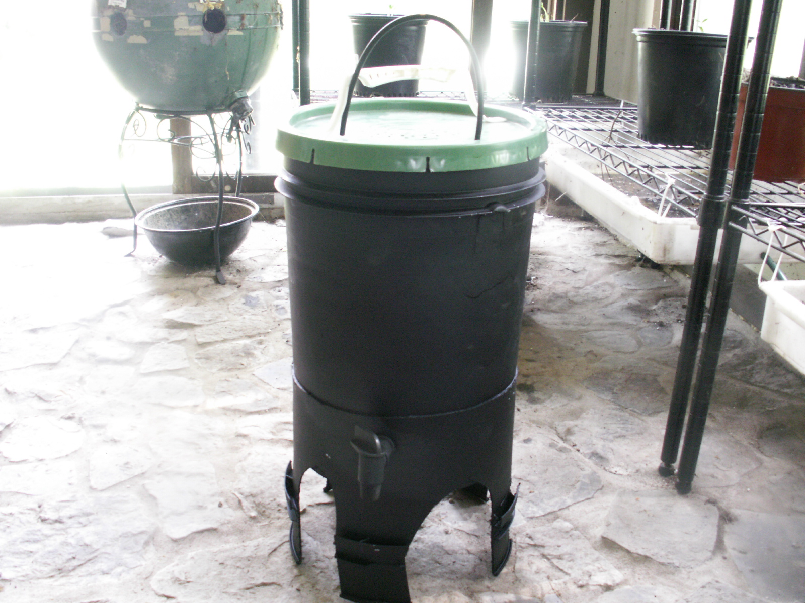 VermiCulture Composter Turn Your Kitchen Scraps Into Organic Fertilizer