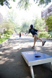 C:\Documents and Settings\HP_Owner\Desktop\Mandy's Stuff\Neighbors Project\Block Party\York pics\cornhole[1].jpg