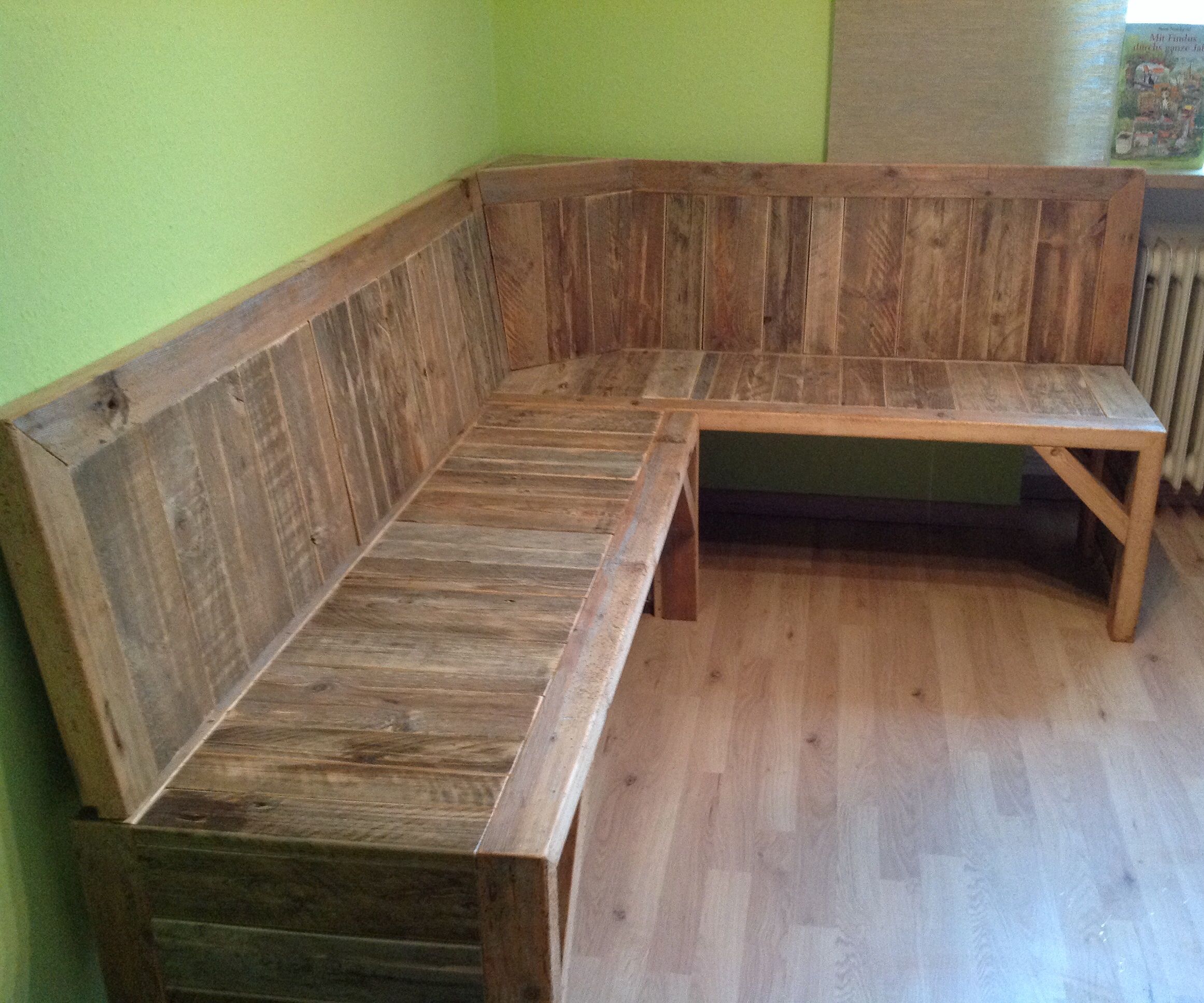 Pallet Corner Bench