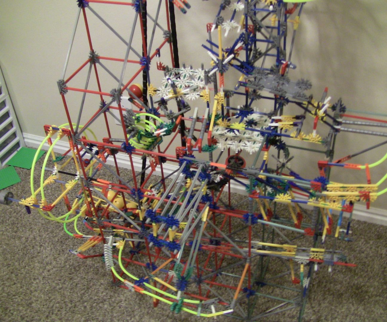 Frivolity- a K'Nex ball machine