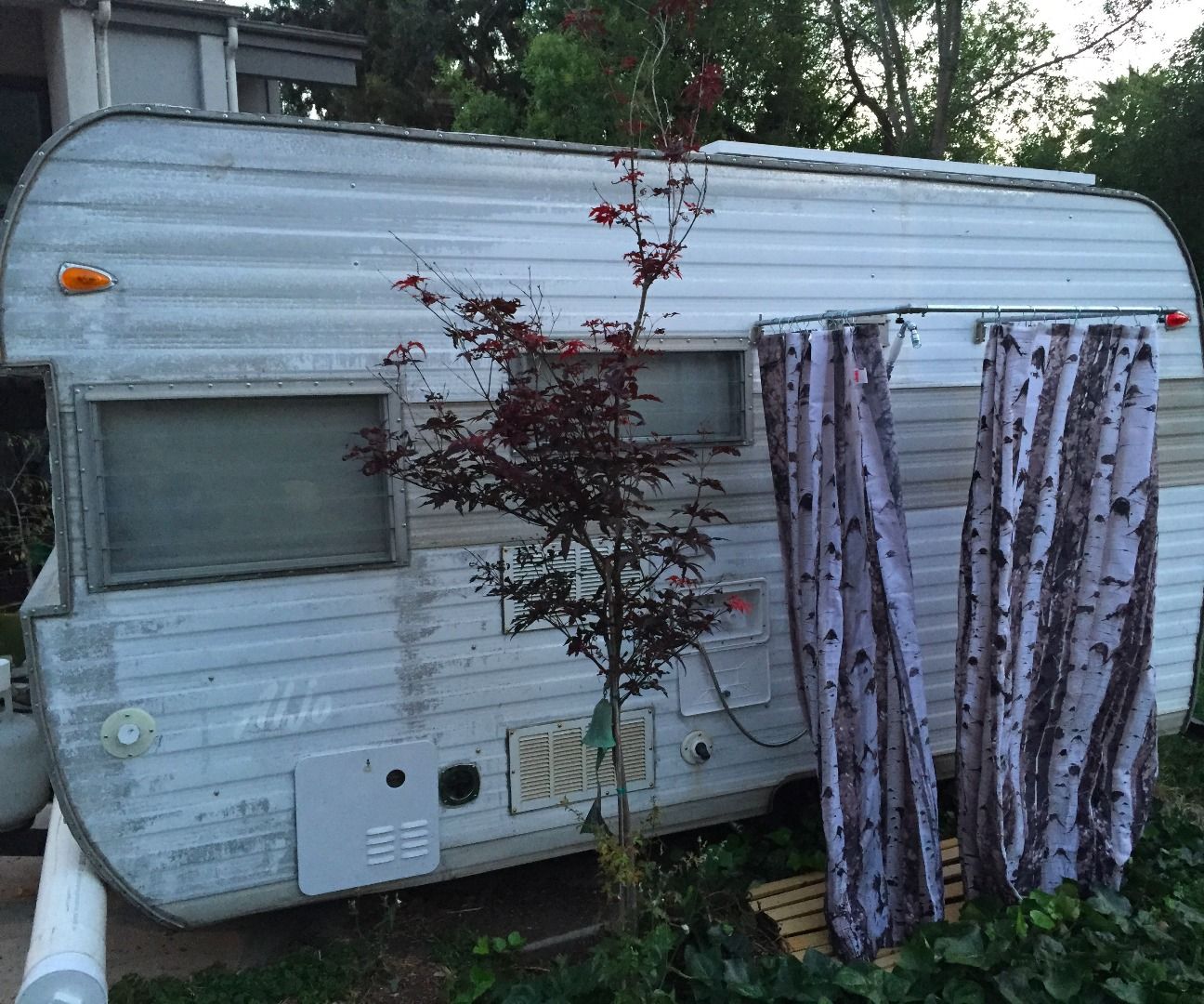 Easy Hanging Outdoor Shower Stall