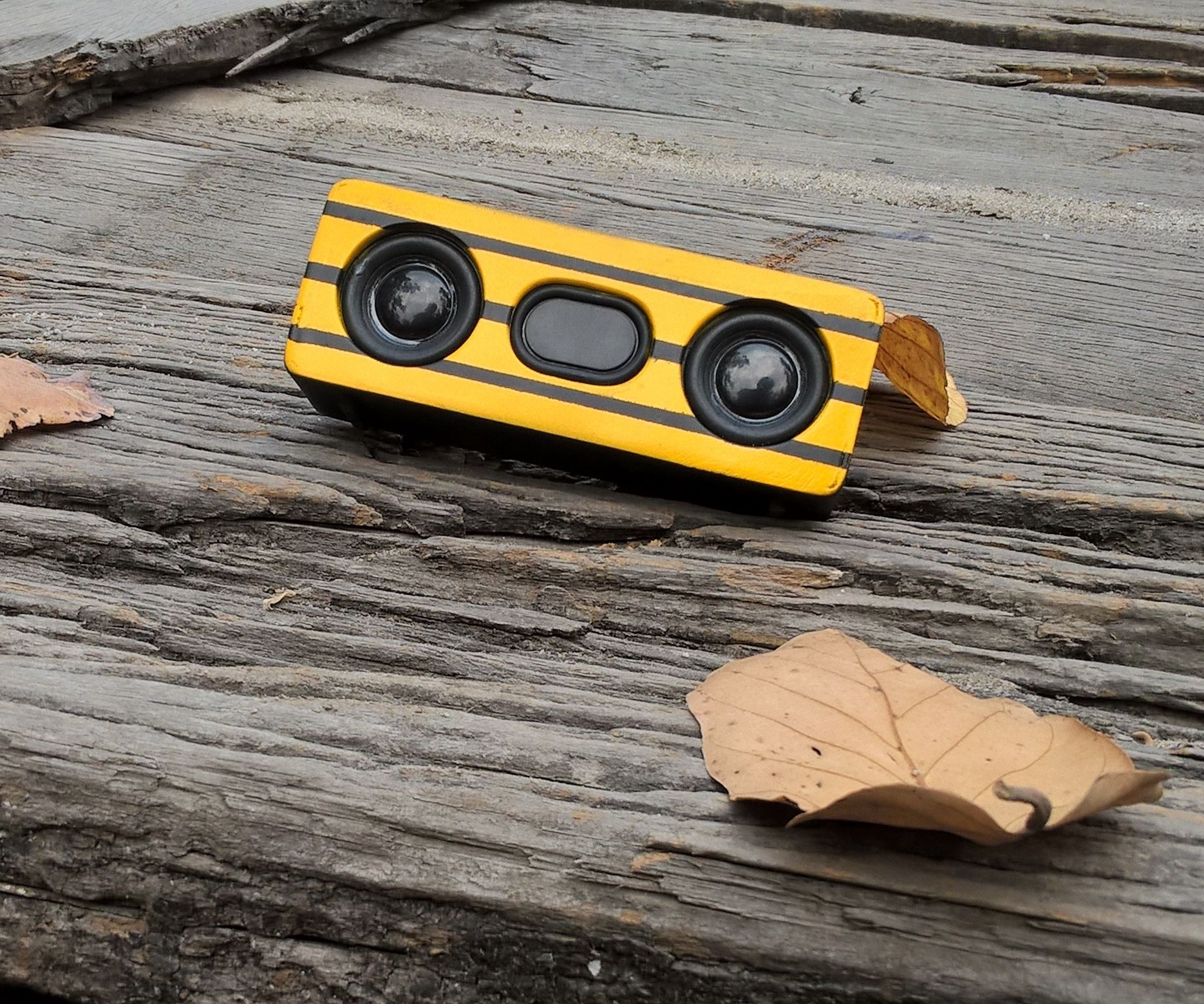 DIY Mini Bluetooth Speaker (BoombeAt :)