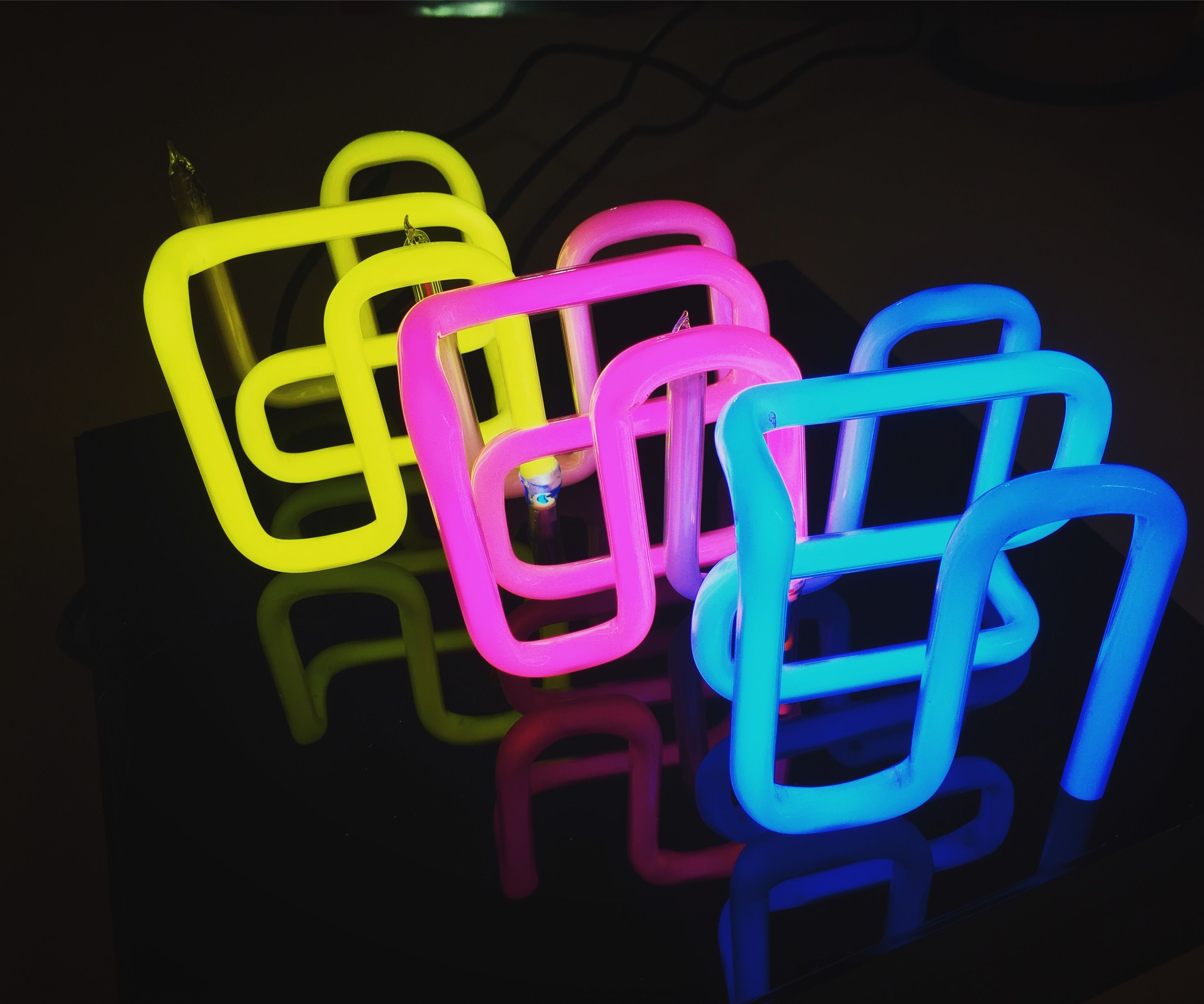 Neon Cubes