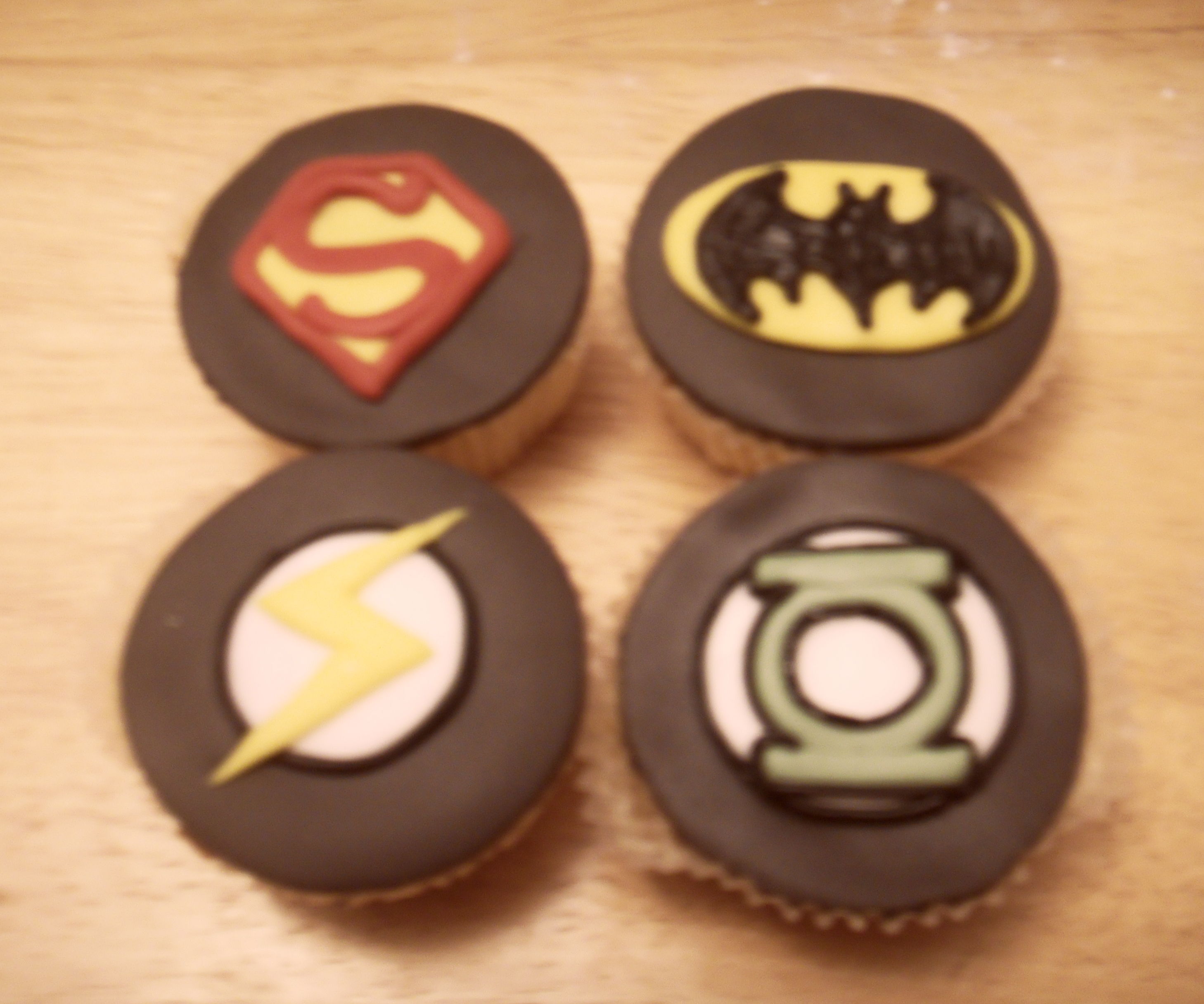 Nananana Nananana CUPCAKE.. I Mean BATMAN, Superhero Cupcakes