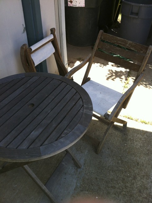 Refurbish an Old Patio Set