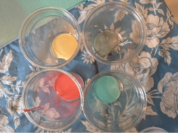 DIY-tutorial-how-to-paint-ombre-furniture-with-eco-friendly-furniture-paint-from-Country-Chic-Paint-6.png