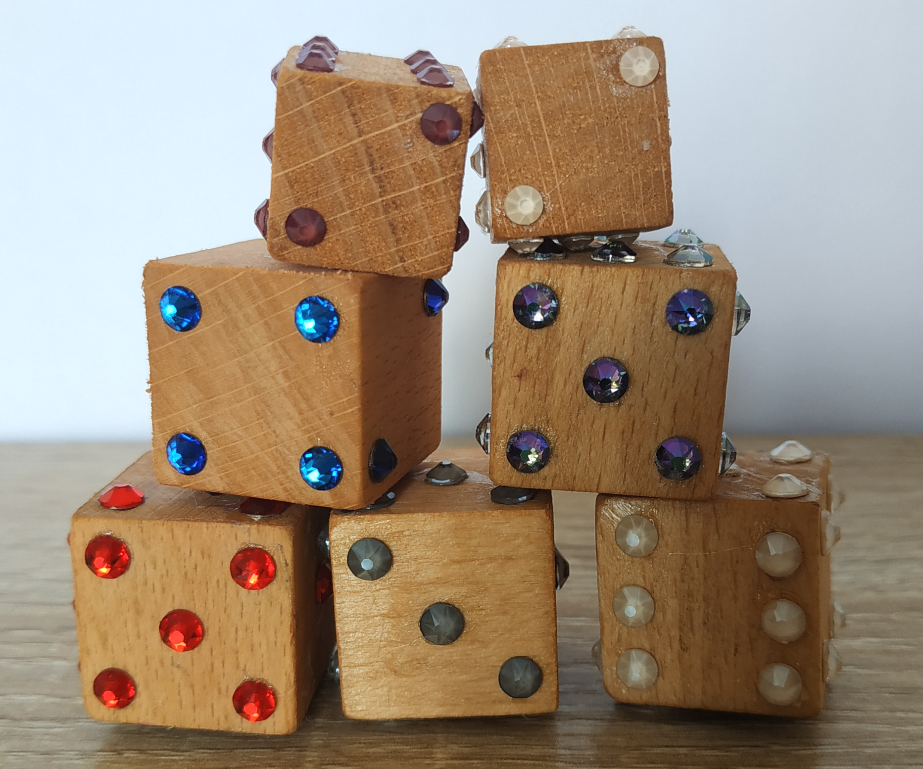 Simple DIY Sparkling Wooden Dice