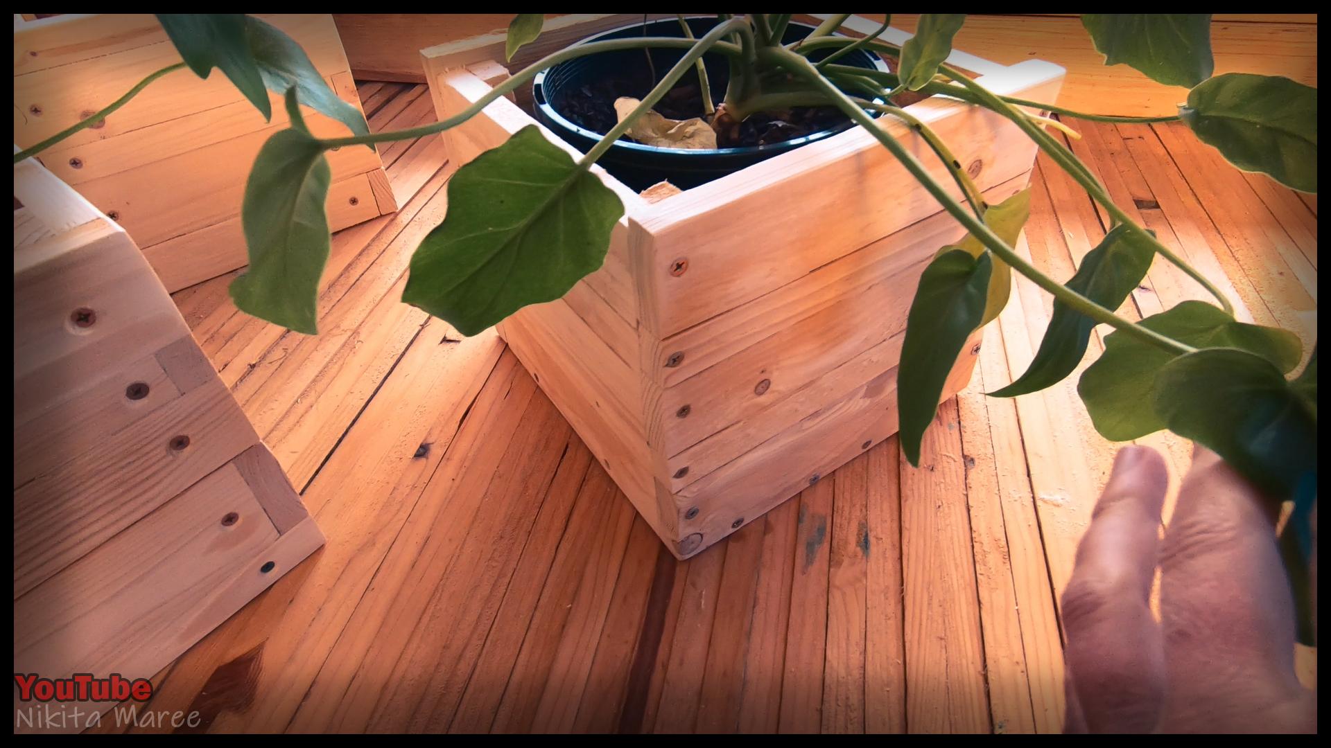 DIY planter box made from pallet wood. How to build a garden planter box. Making a plant box from palings. Woodworking (56).jpg