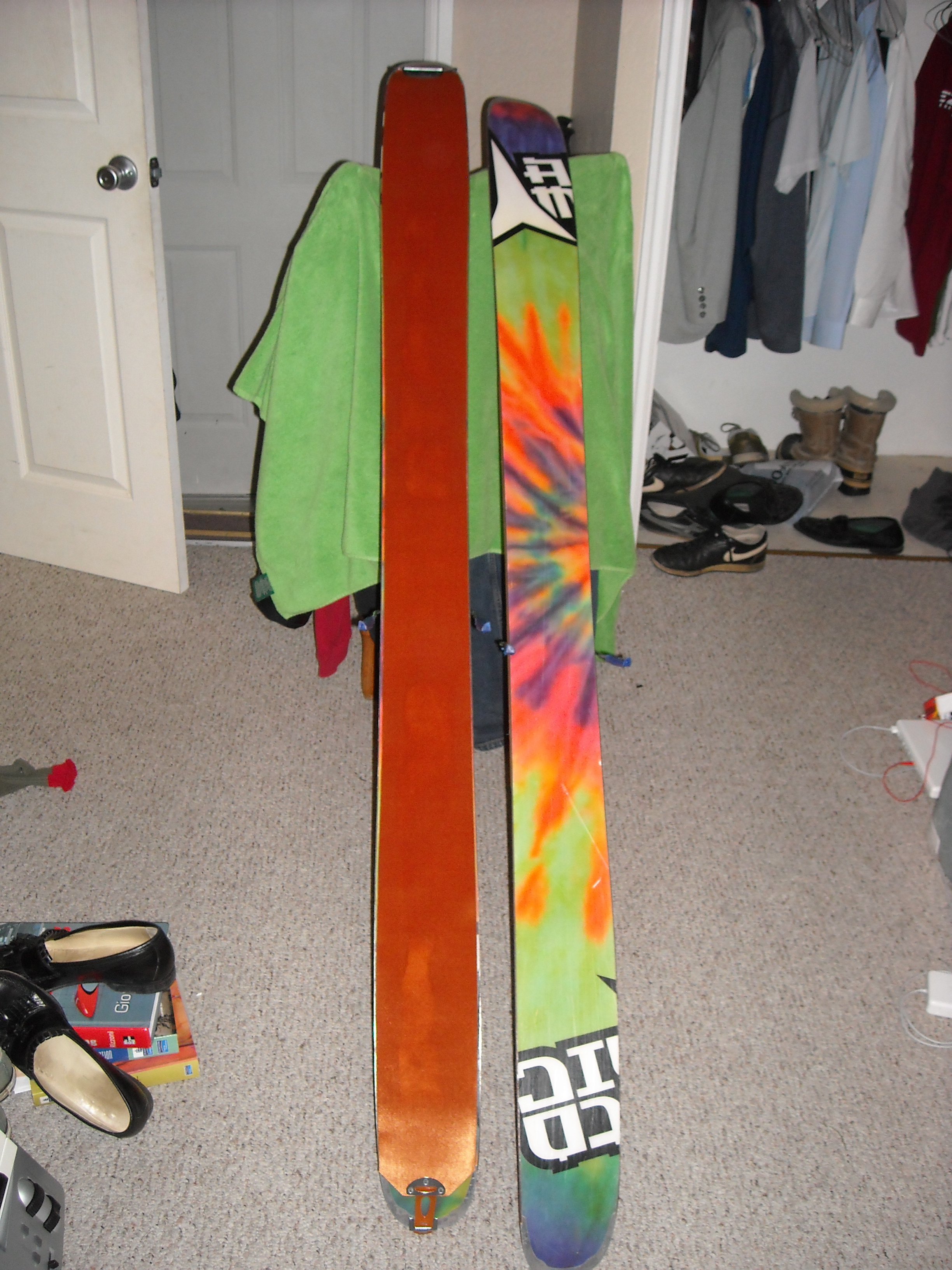 Applying Skins to Your Skis.