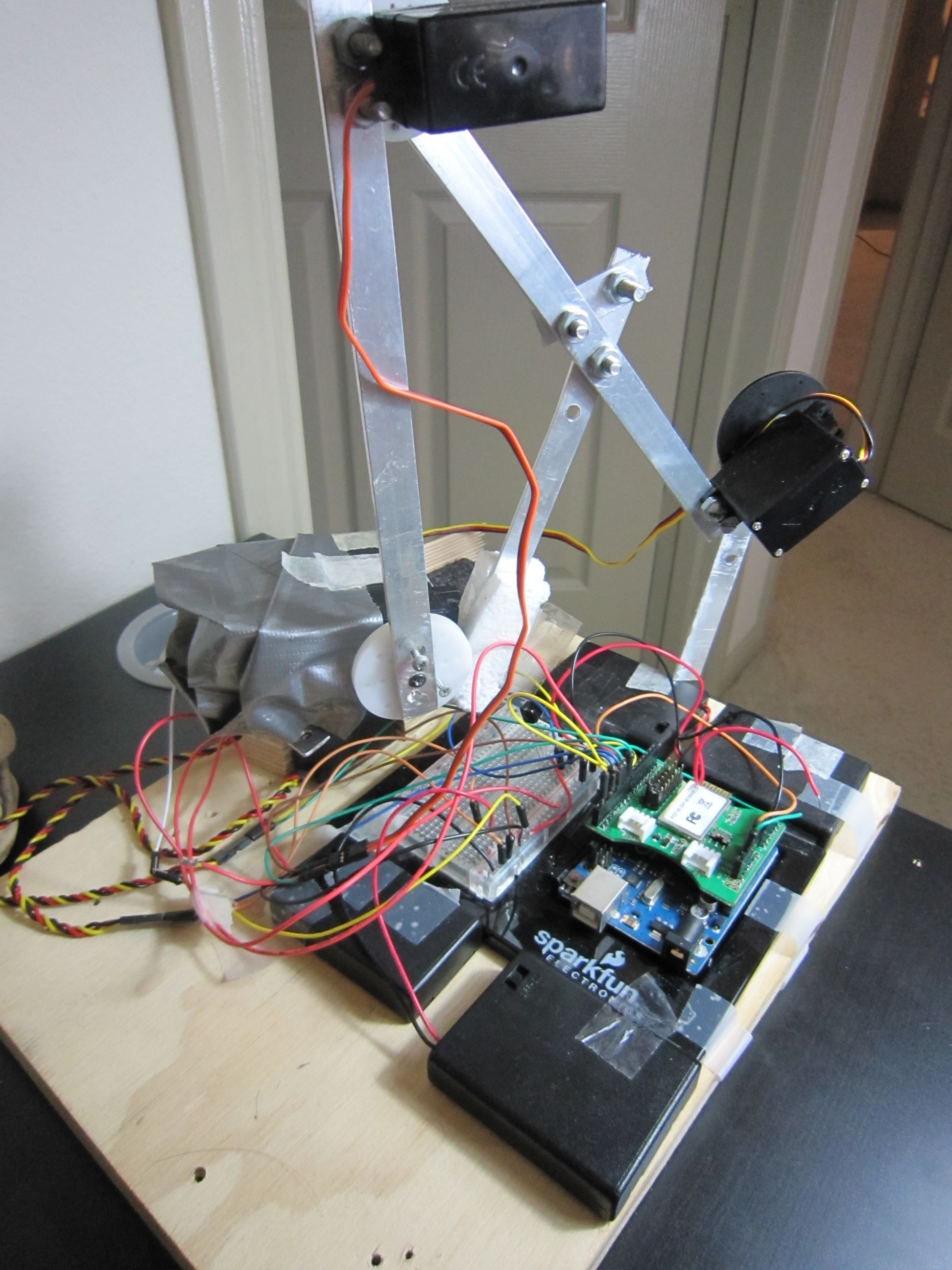 Bluetooth+Infrared Controlled Robotic Arm