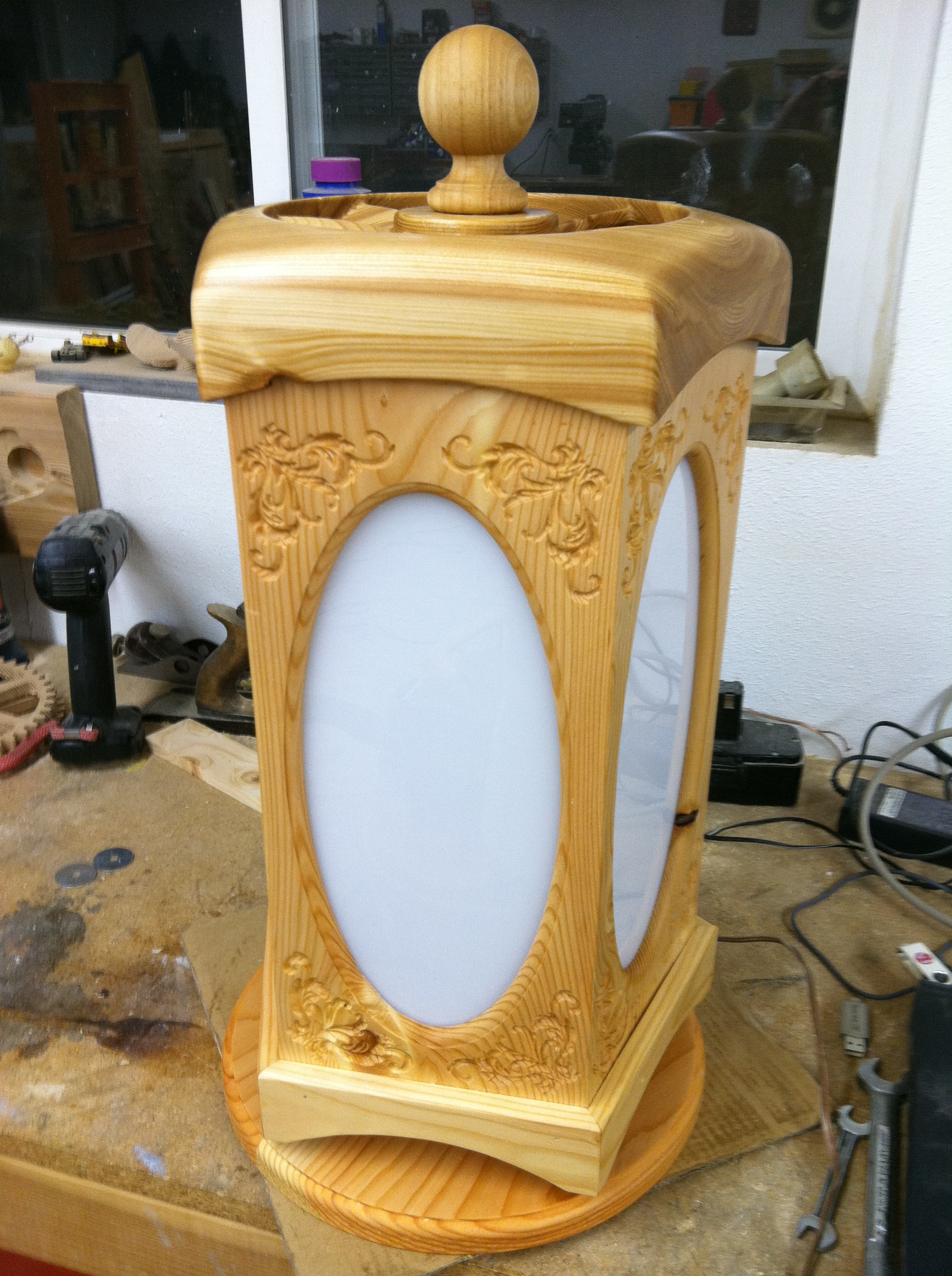 Lithopane Lamp With Rotating Shade