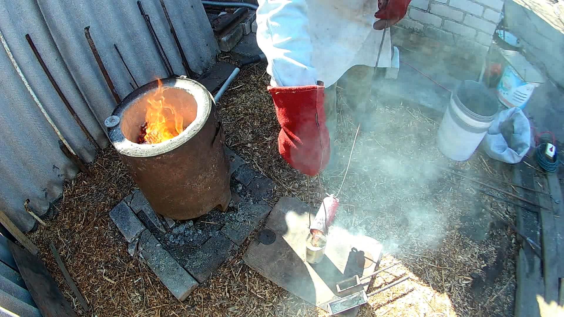 White Bronze - home melting techniques. High-Leaded Bronze production.avi_snapshot_03.08_[2017.06.05_15.52.54].jpg