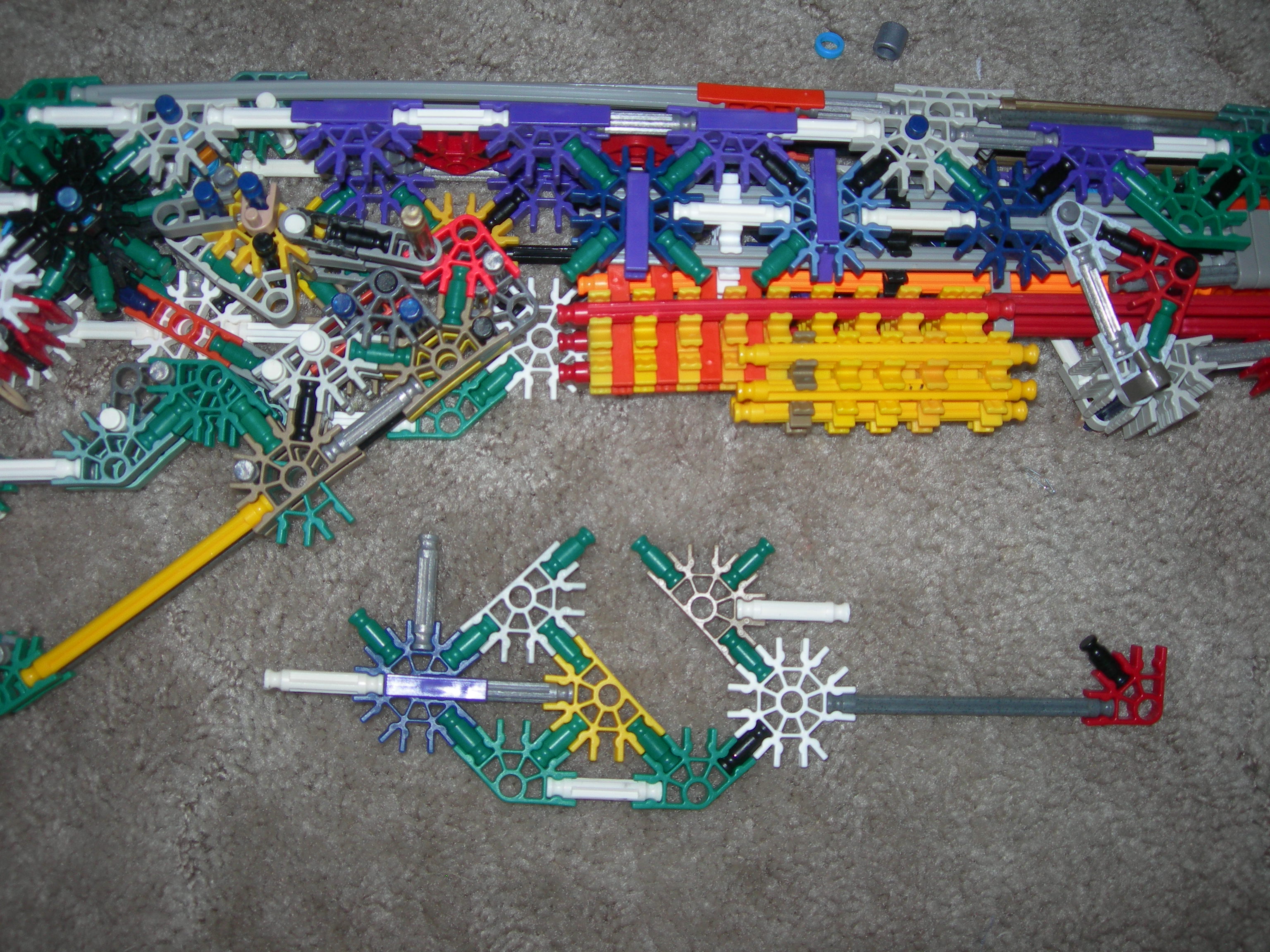 C:\Documents and Settings\Dave\My Documents\My Pictures\K'nex Gnasher Shotgun UPG\K'nex Gnasher Shotgun UPG 004.jpg