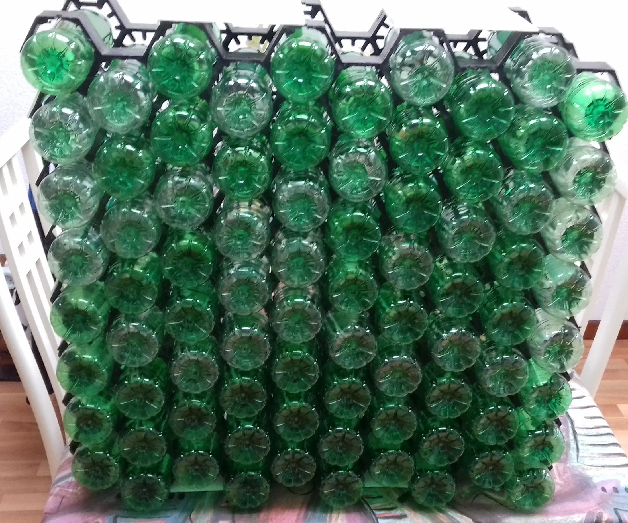 PET Bottle Storing Wall