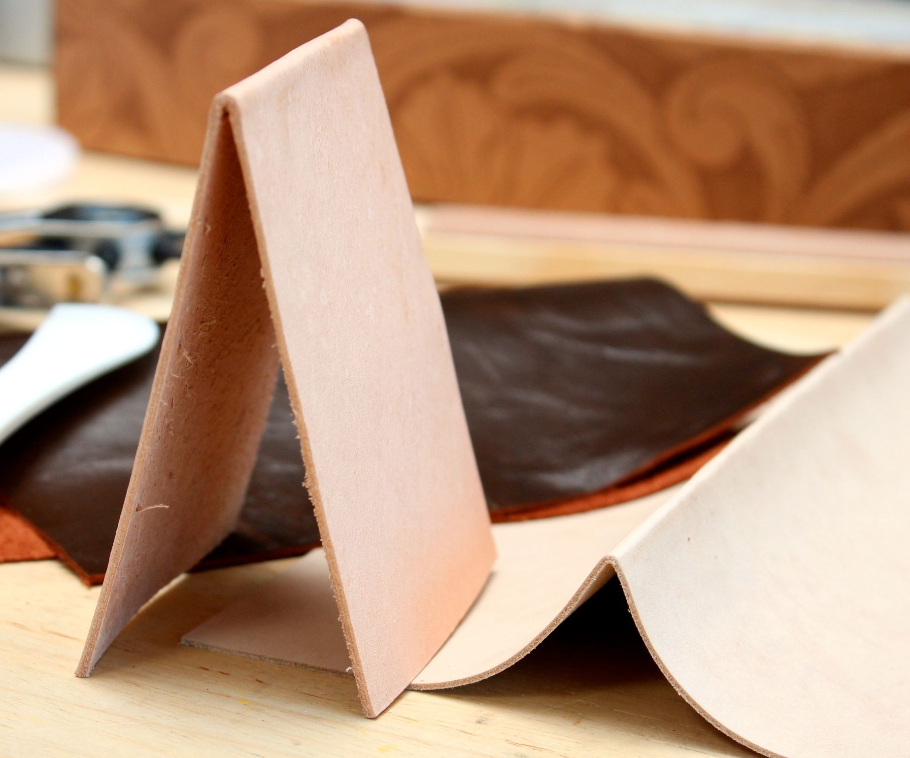 How to Make Folds in Leather