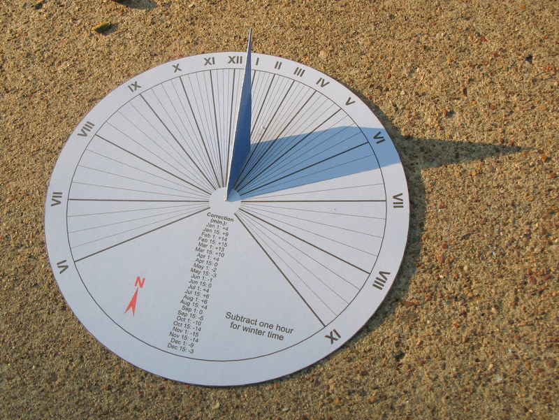 15-minute Paper-craft Sundial