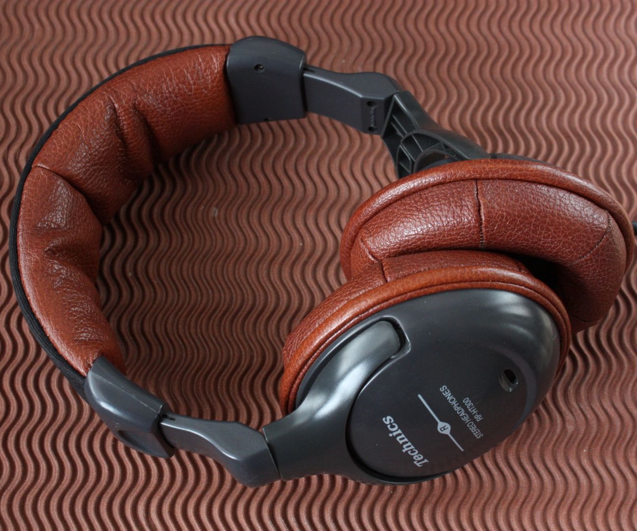 Vintage Headphones Leather Cushions