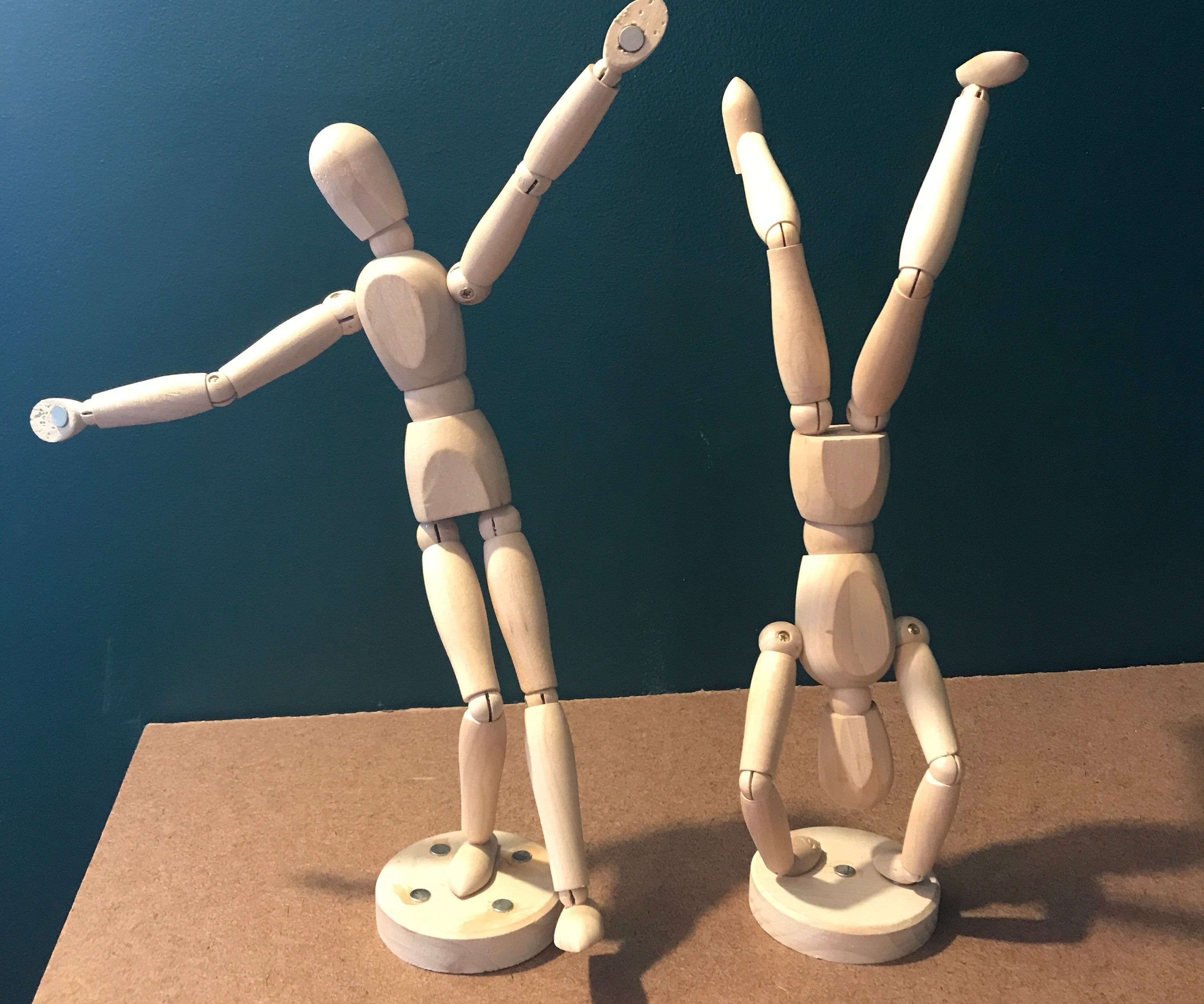 Free-standing Artist Figure With Rare Earth Magnets