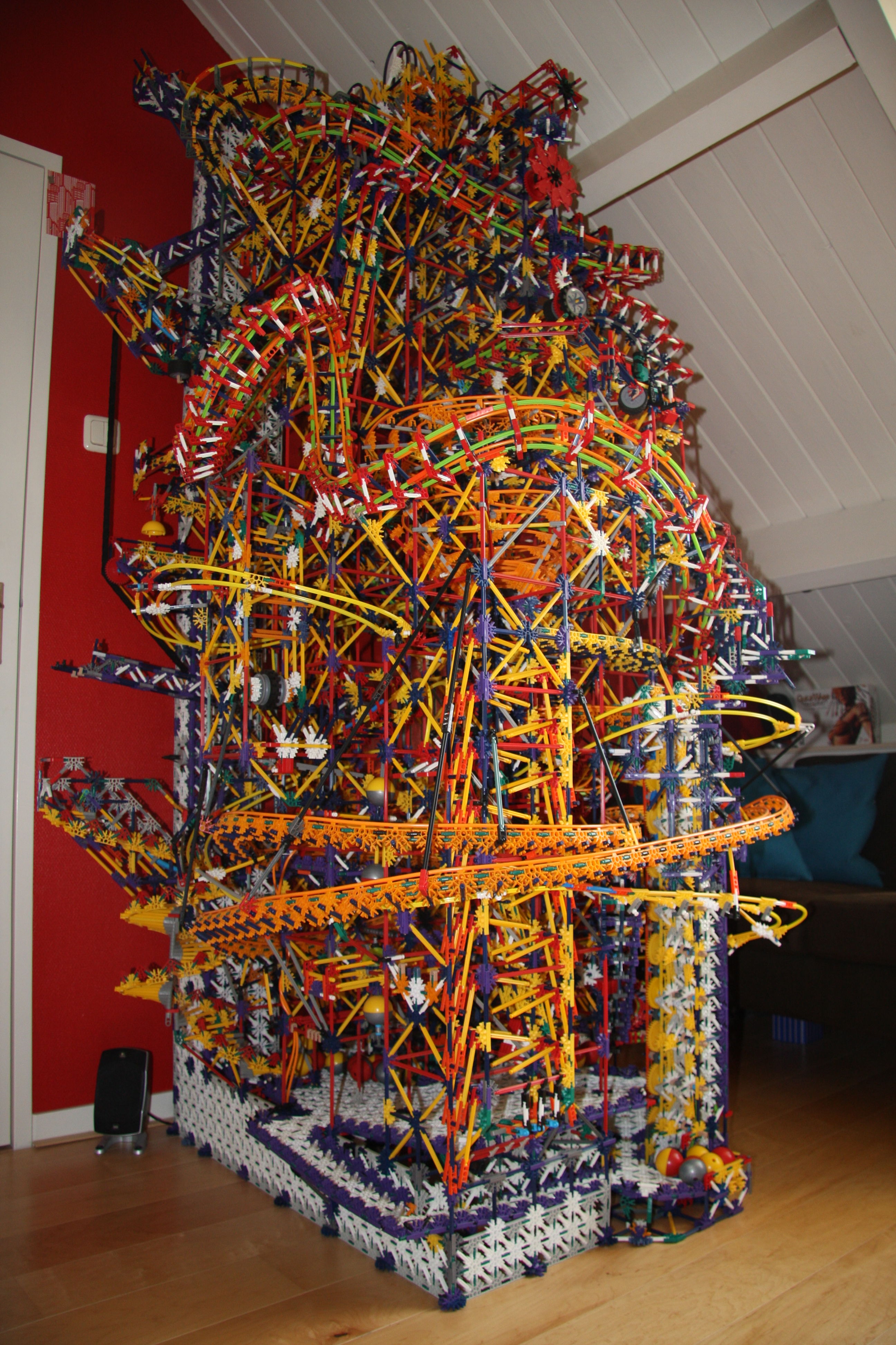 Metropolis - a K'nex Ball Machine