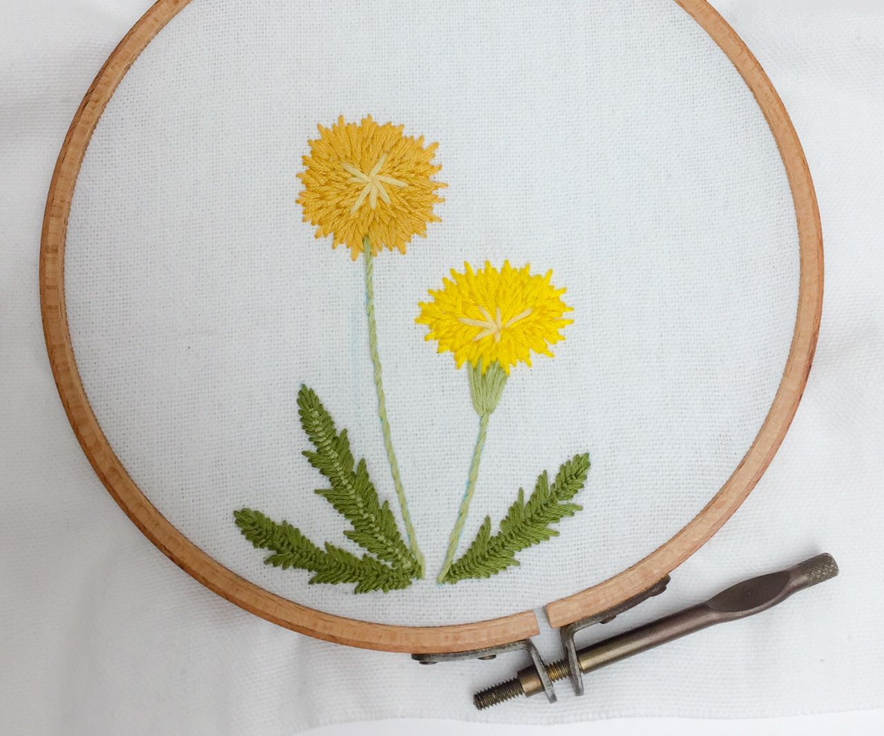 Easy Handembroidered Dandelion