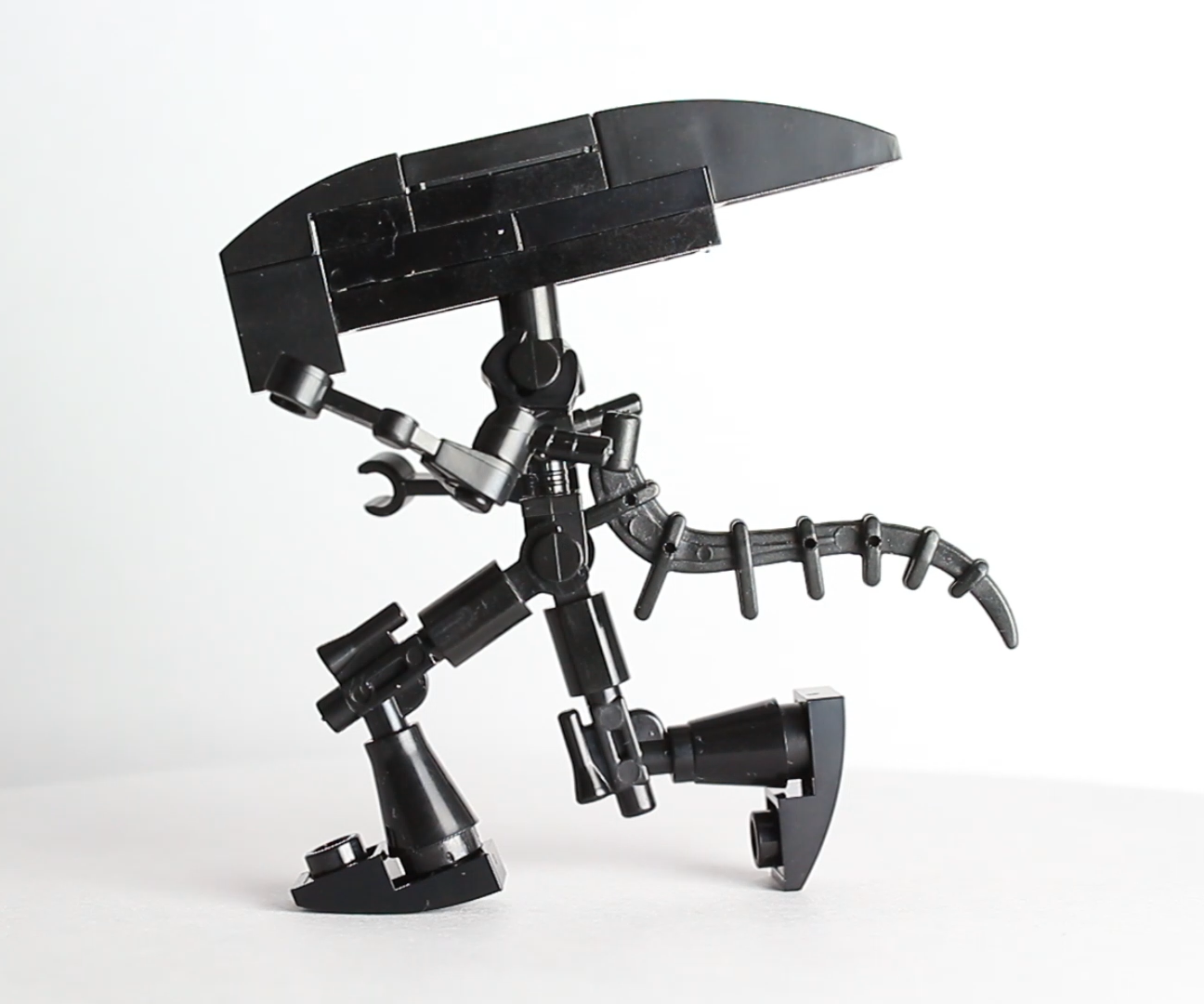 Create a fantastic Lego Xenomorph for Halloween