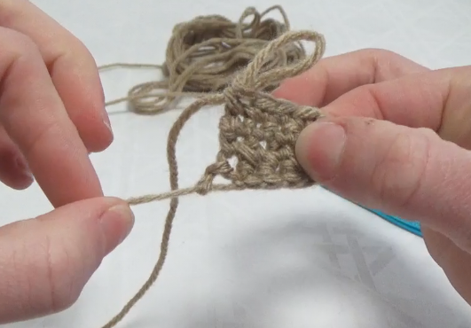 How-to-Crochet-a-Single-Crochet-Foundation-Chain-with-a-Normal-Slip-Knot-or-an-Adjustable-Slip-Knot-Blog.png