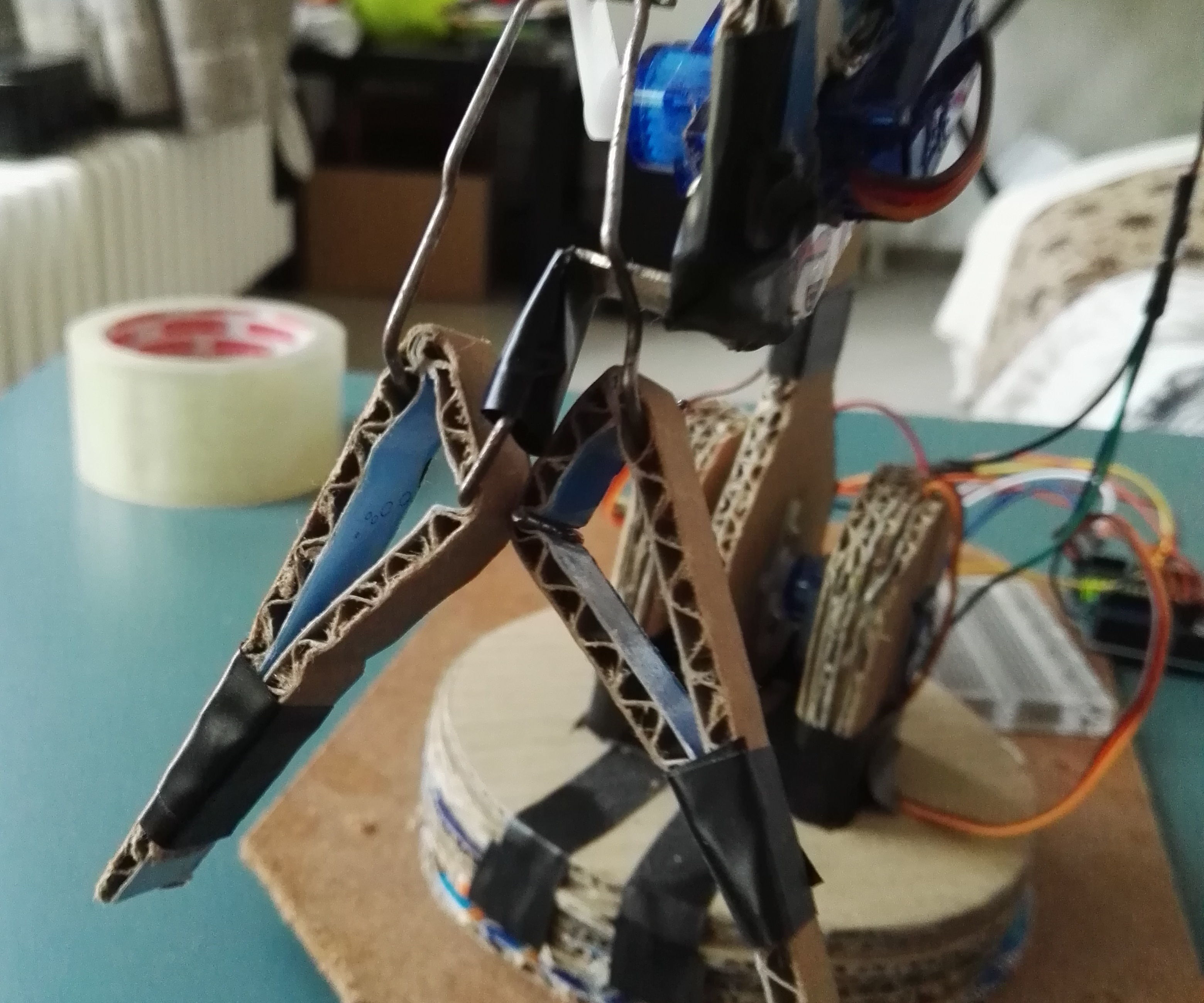 CARDBIRD - the Cardboard Robotic Arm