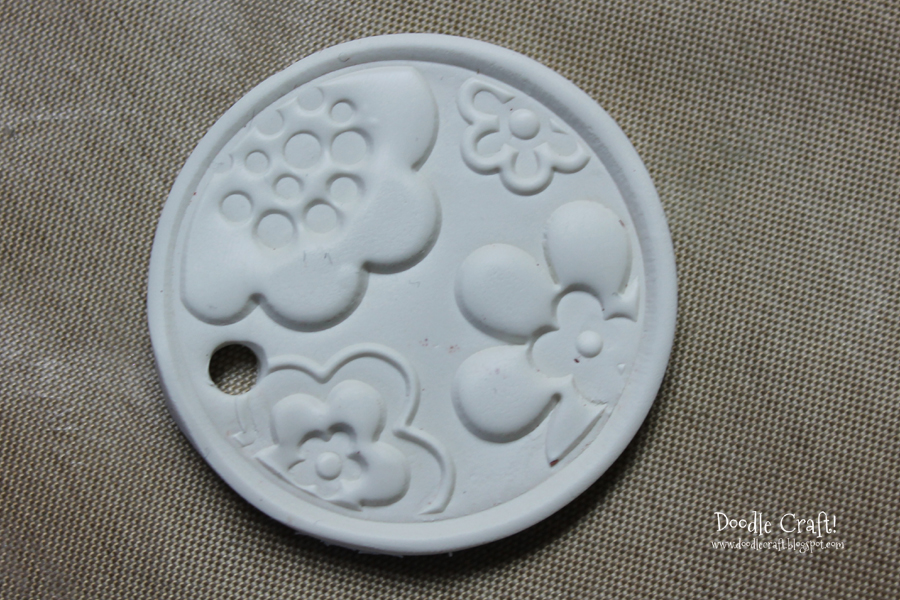 clay pendants painted damask diy necklaces sculpey oven bake hard white fimo flower flourishes (30).JPG