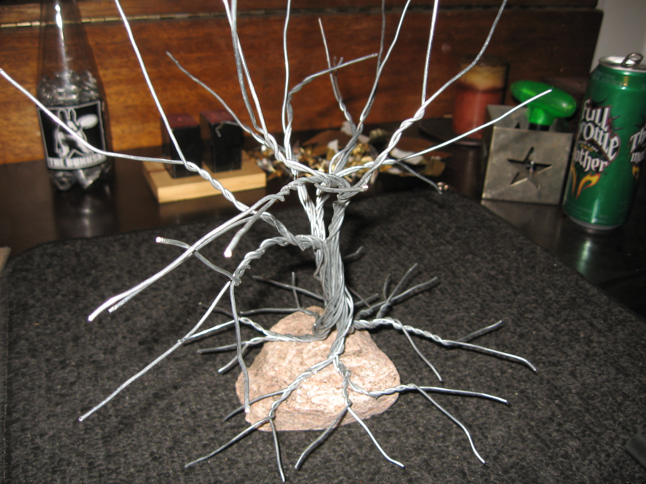 C:\Users\Pai\Pictures\2007-10-14 instructables wire tree of life\instructables wire tree of life step 9a.JPG