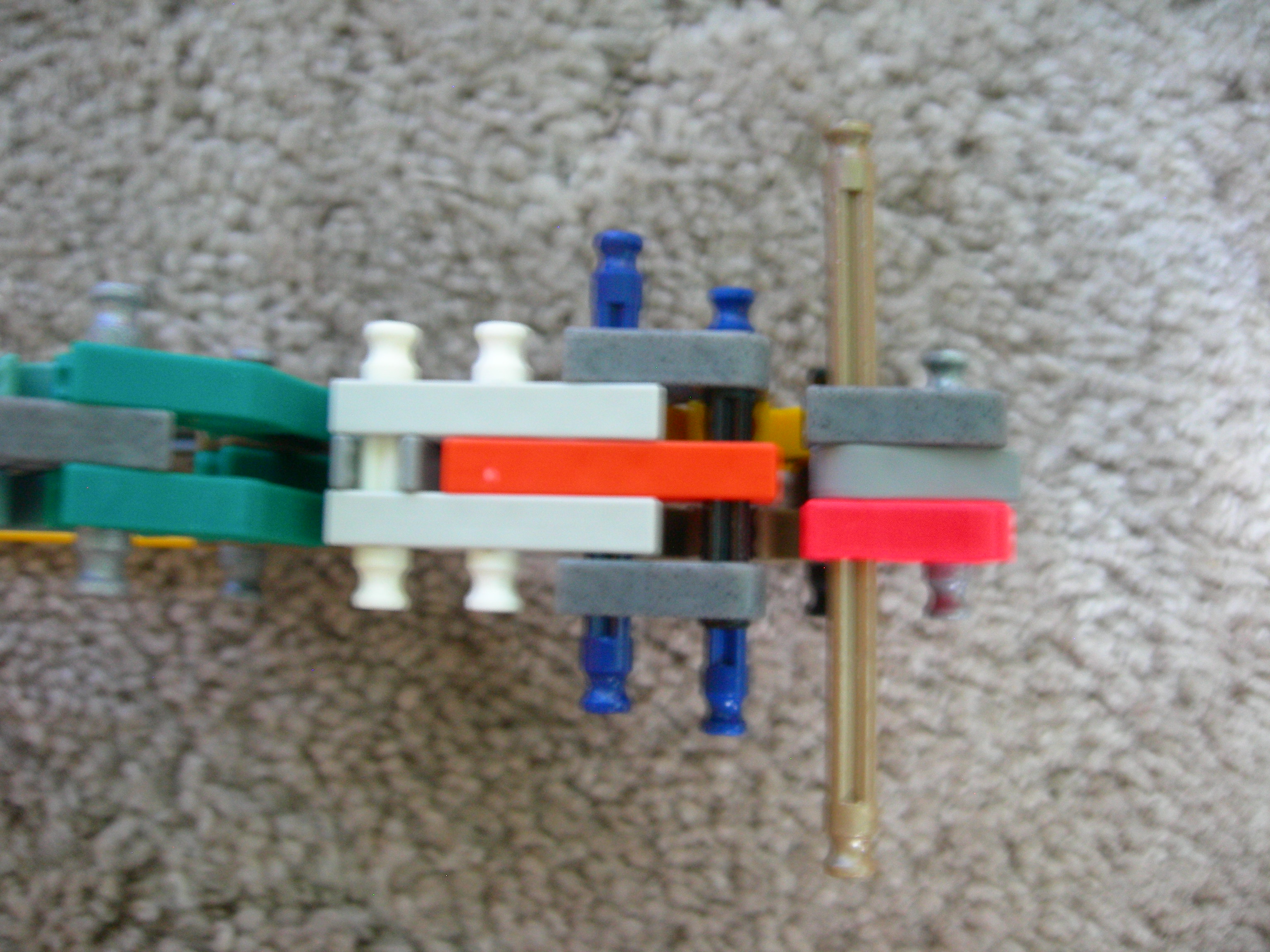 C:\Documents and Settings\Dave\My Documents\My Pictures\K'nex Gnasher Shotgun UPG\K'nex Gnasher Shotgun UPG 012.jpg