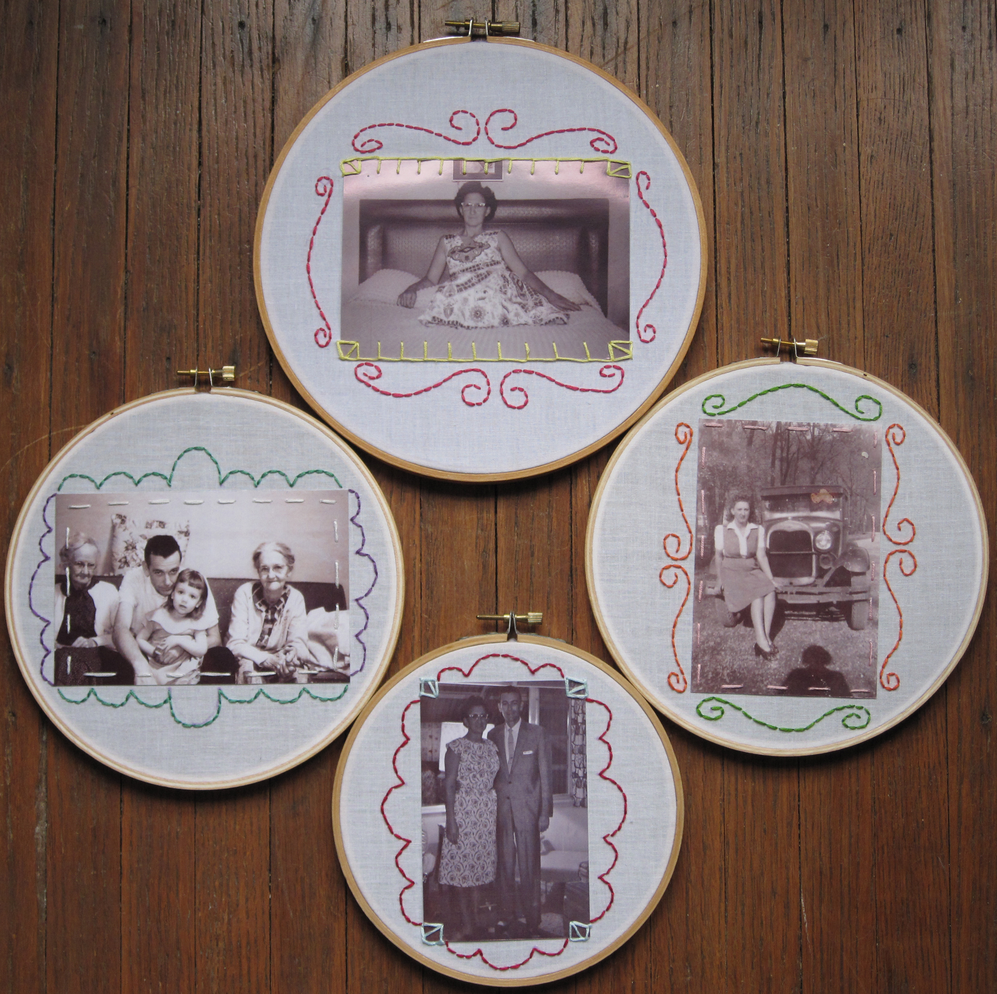 Embroidery Hoop Picture Frame!