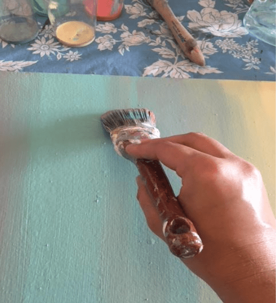 DIY-tutorial-how-to-paint-ombre-furniture-with-eco-friendly-furniture-paint-from-Country-Chic-Paint-7.png
