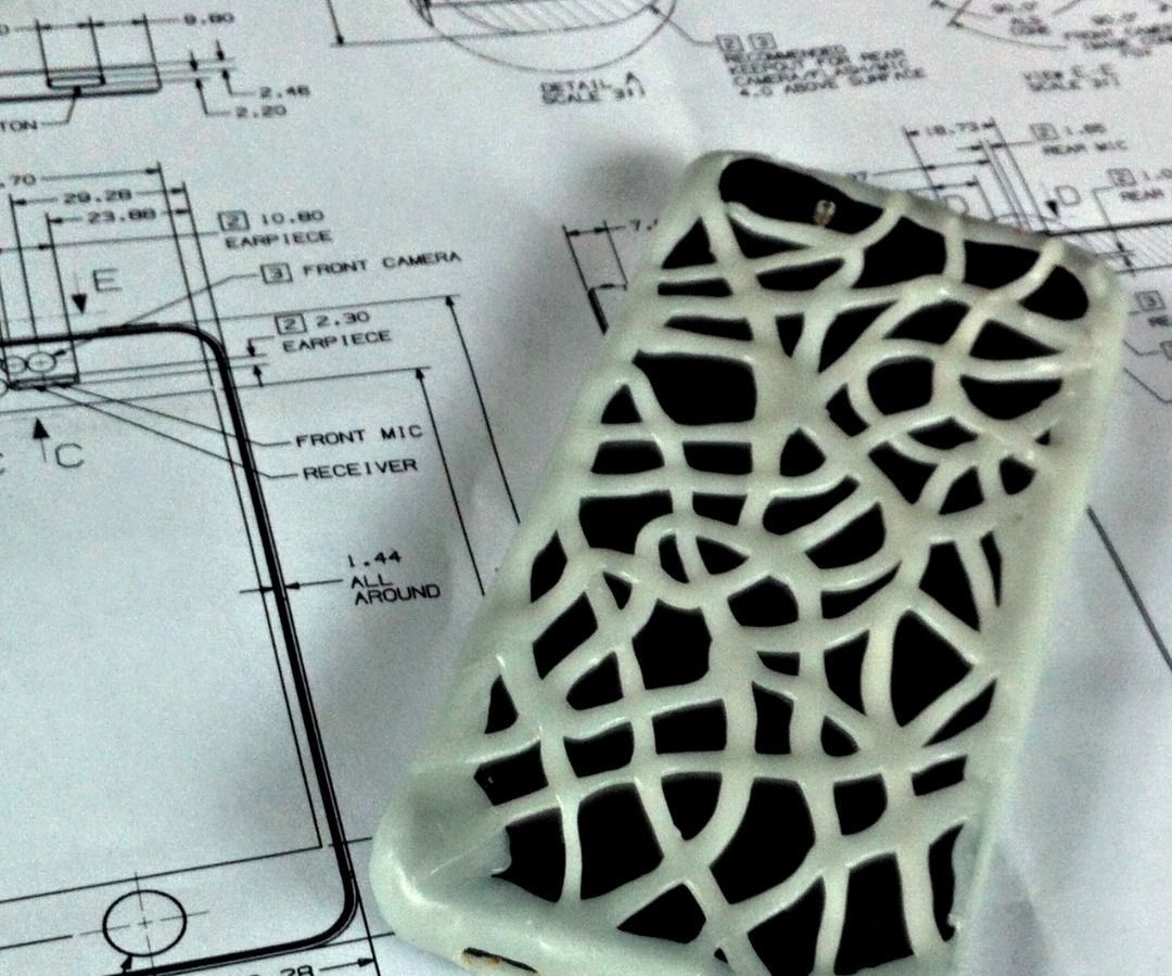 Build an Organic Looking Cell-phone Cover by Hand