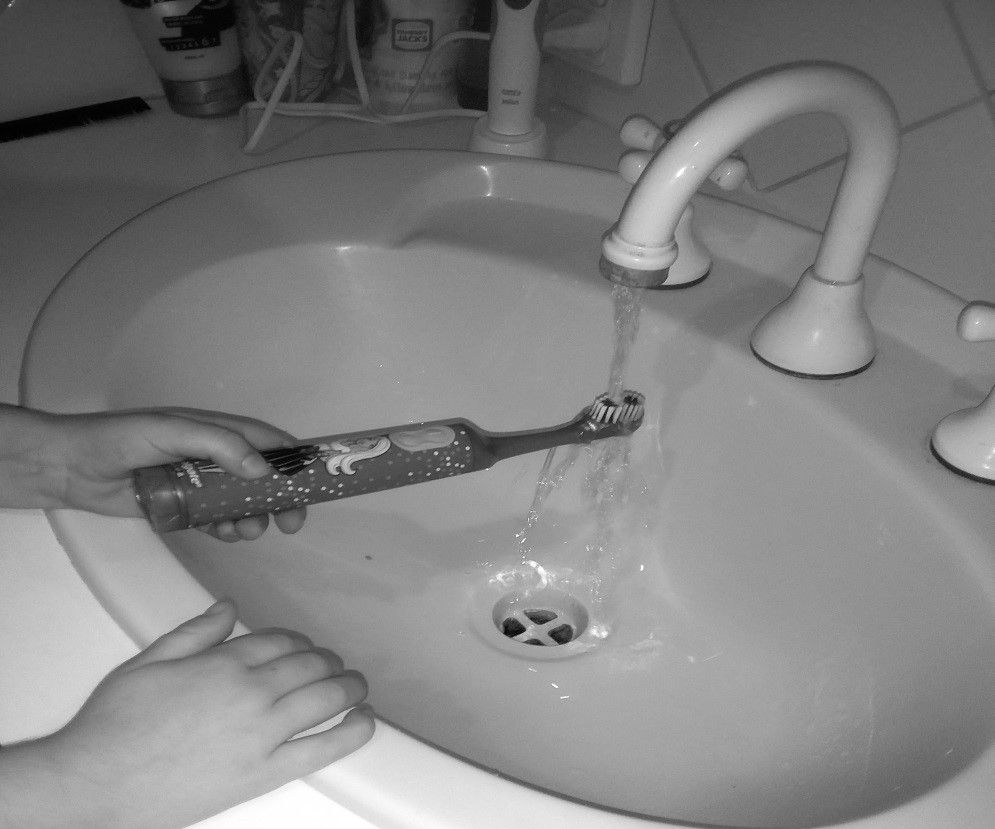 A Quick Guide on How to Brush Your Teeth