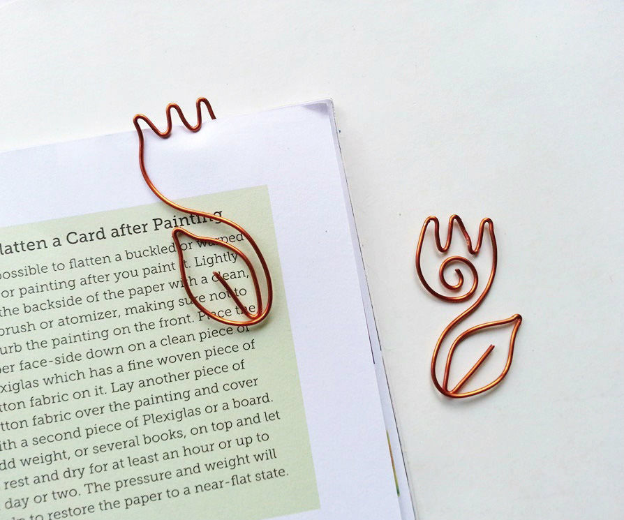 DIY Wire Tulip Bookmark