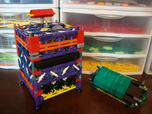 How to Make a K'nex Solar Alarm Clock With Built in Small Electronics Charger and Lockbox.